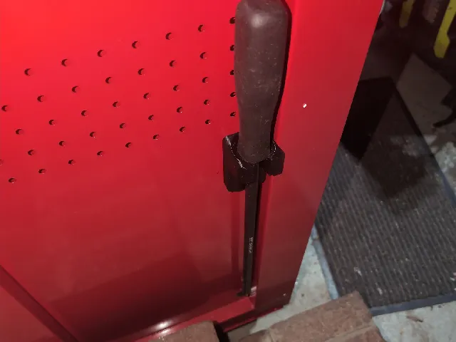 Magnetic Pry Bar Holder