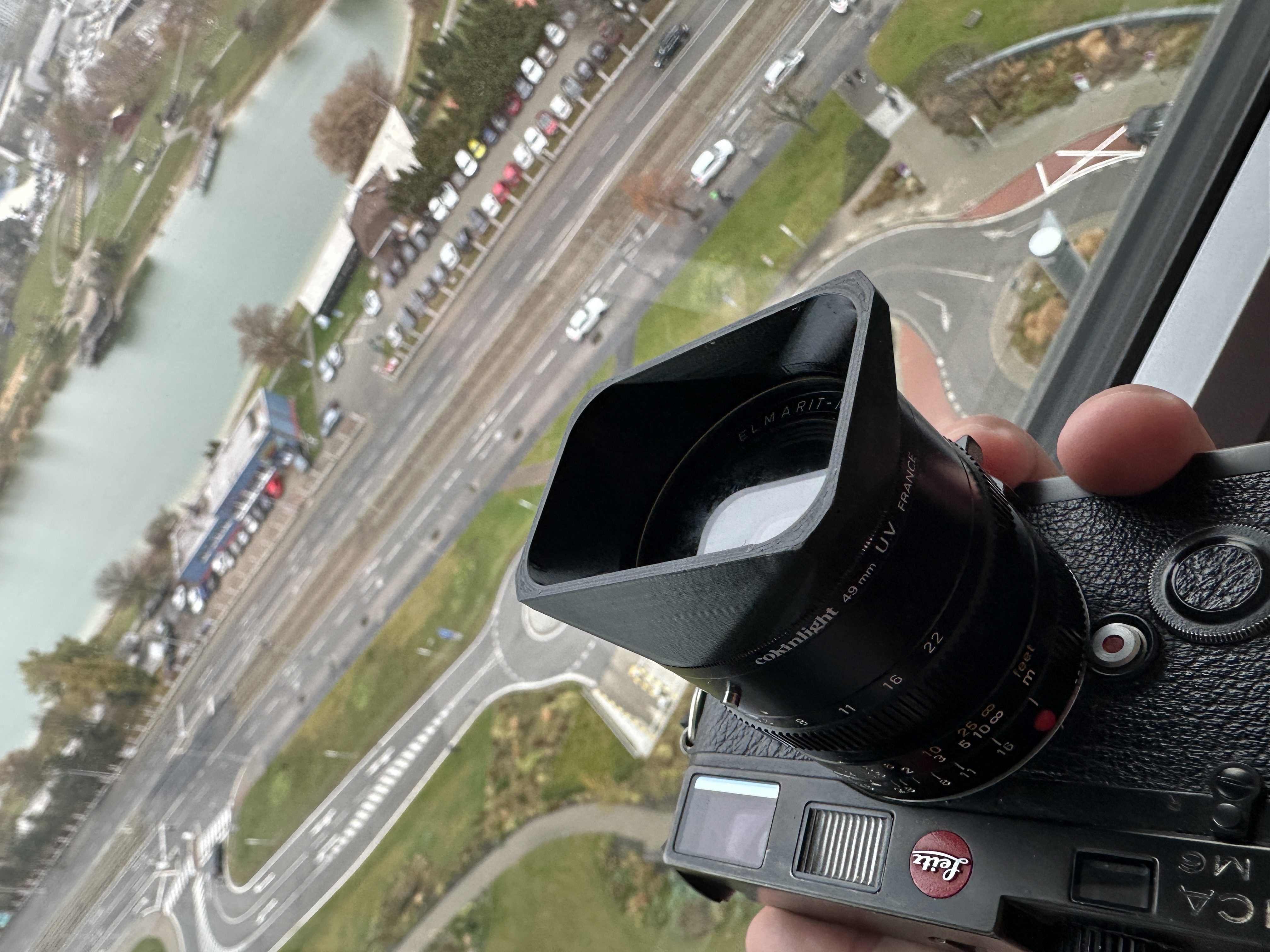 Lens hood compatible with Leica Elmarit 28mm v4