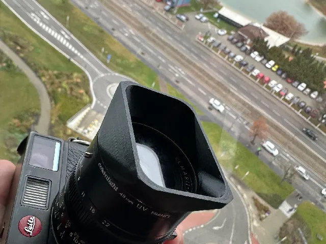 Lens hood compatible with Leica Elmarit 28mm v4