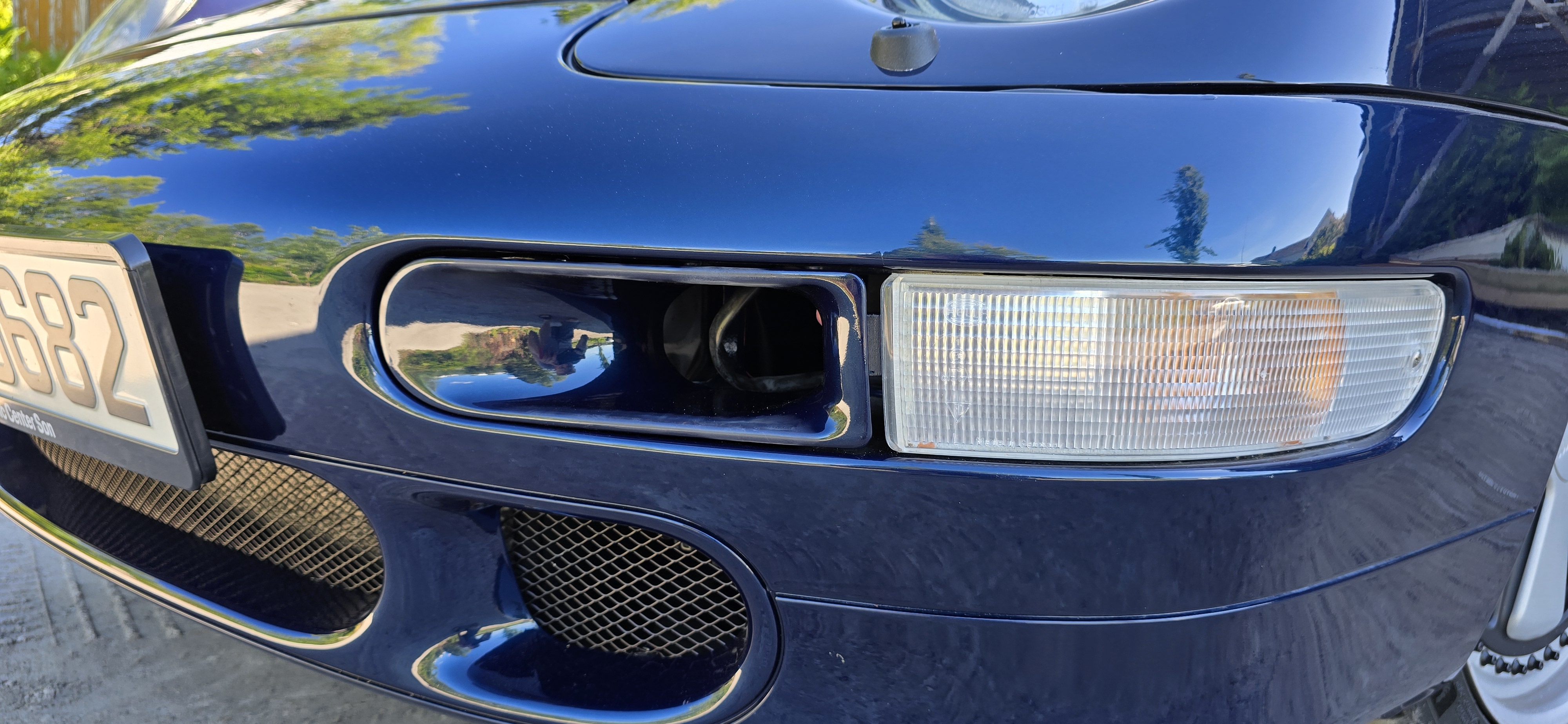 Porsche 993 fog light brake duct