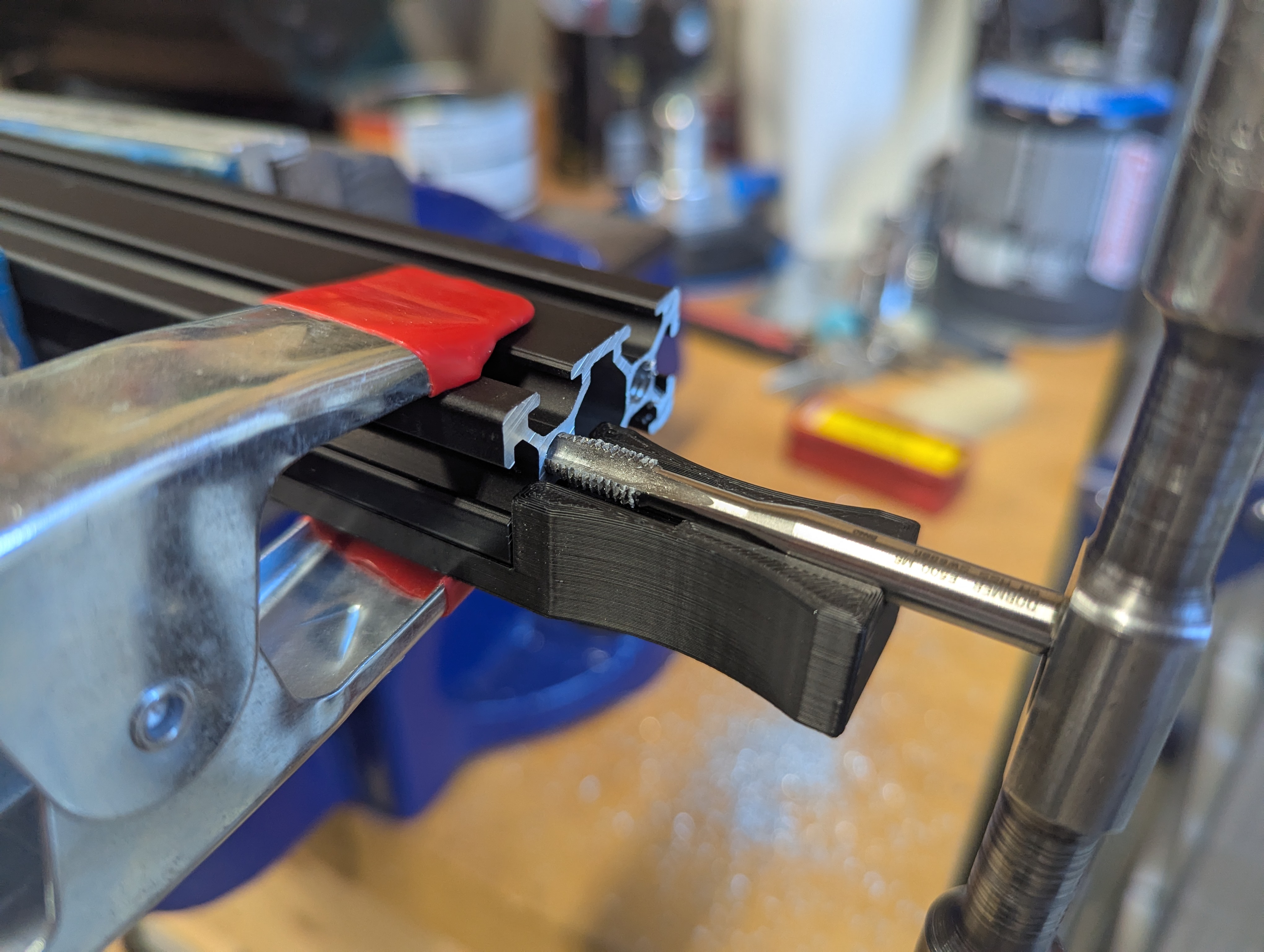 Miniatura 4 do modelo 3D 2020 extrusion fast tapping guide