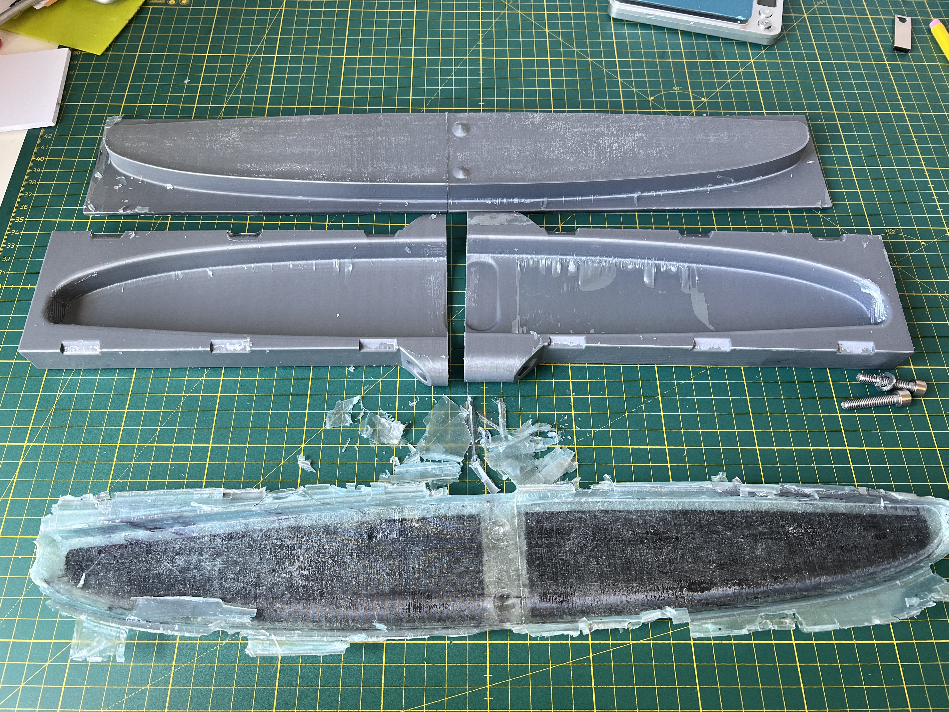 Hydrofoil stab compression mold — thumbnail 16