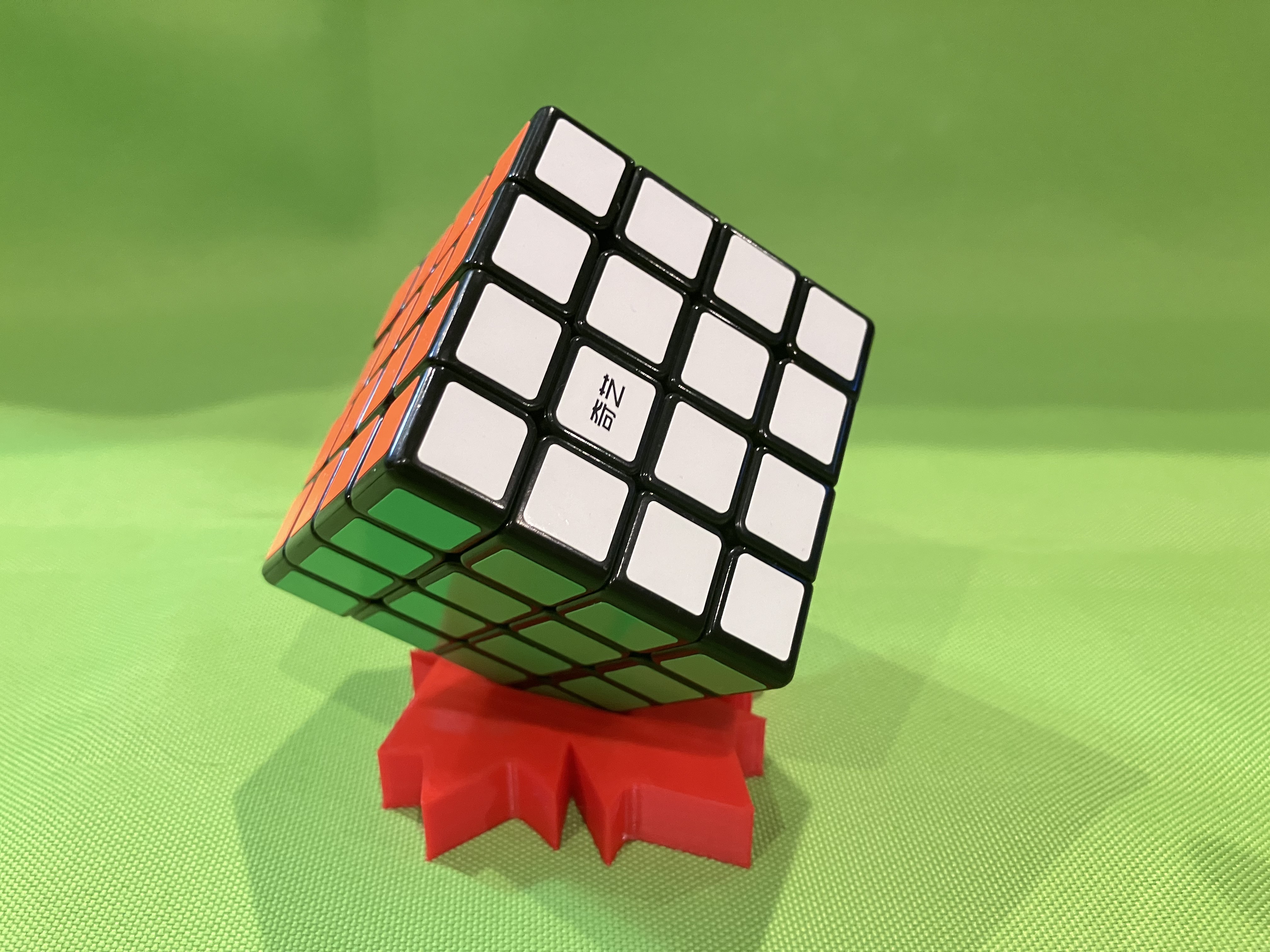 Maple leaf Rubiks cube stand — thumbnail 5