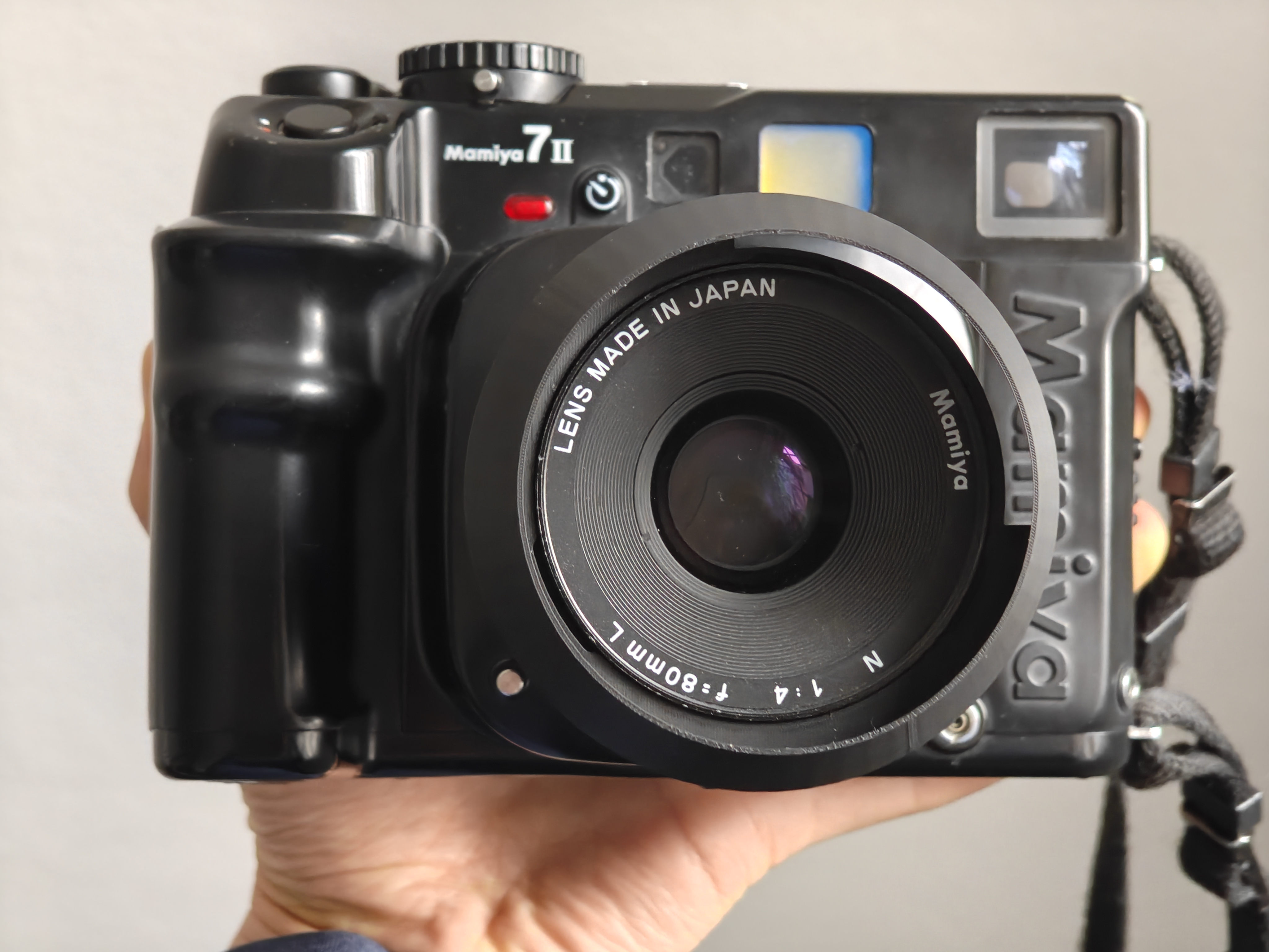 Mamiya 7/Mamiya 7ii 80mm f4 lens hood