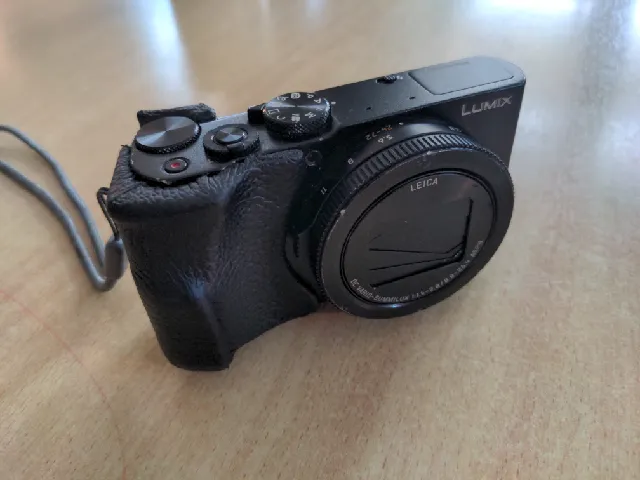 Panasonic Lumix LX10 LX15 front grip and thumb rest