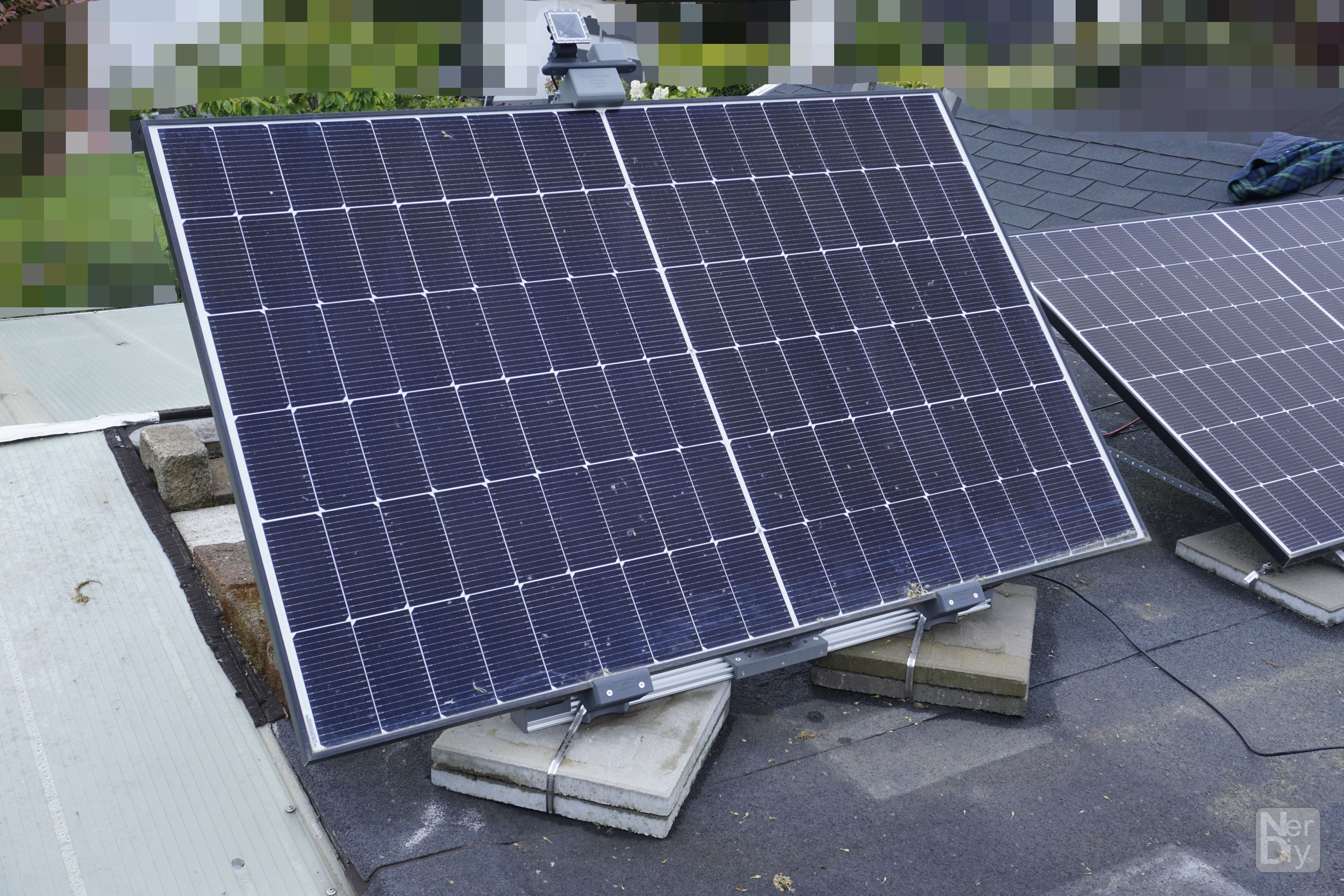 Sunchronizer D1 - Dual Axis solar tracker for 400W solar panels by Nerdiy.de