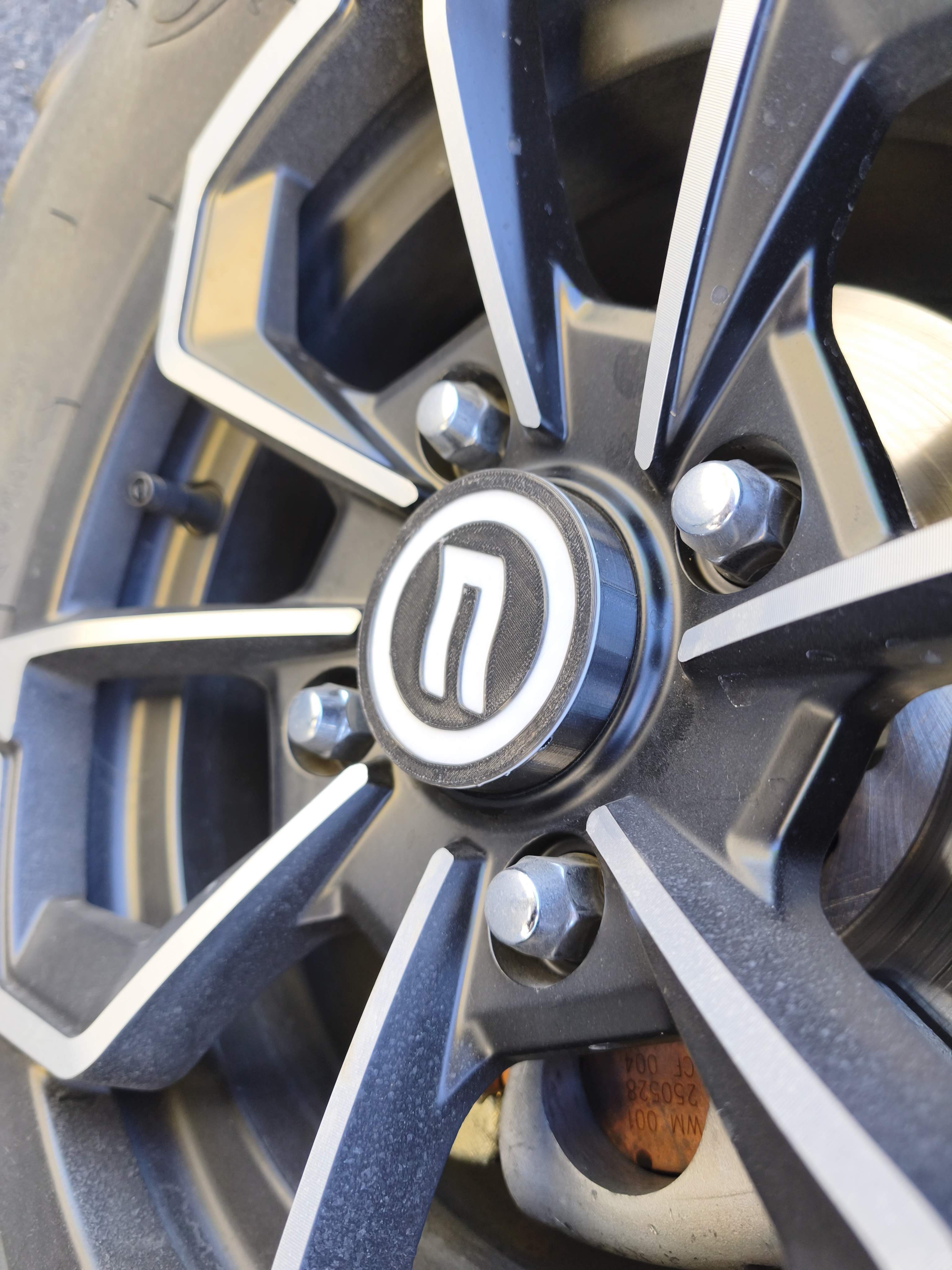 CFMOTO Wheel cap with logo