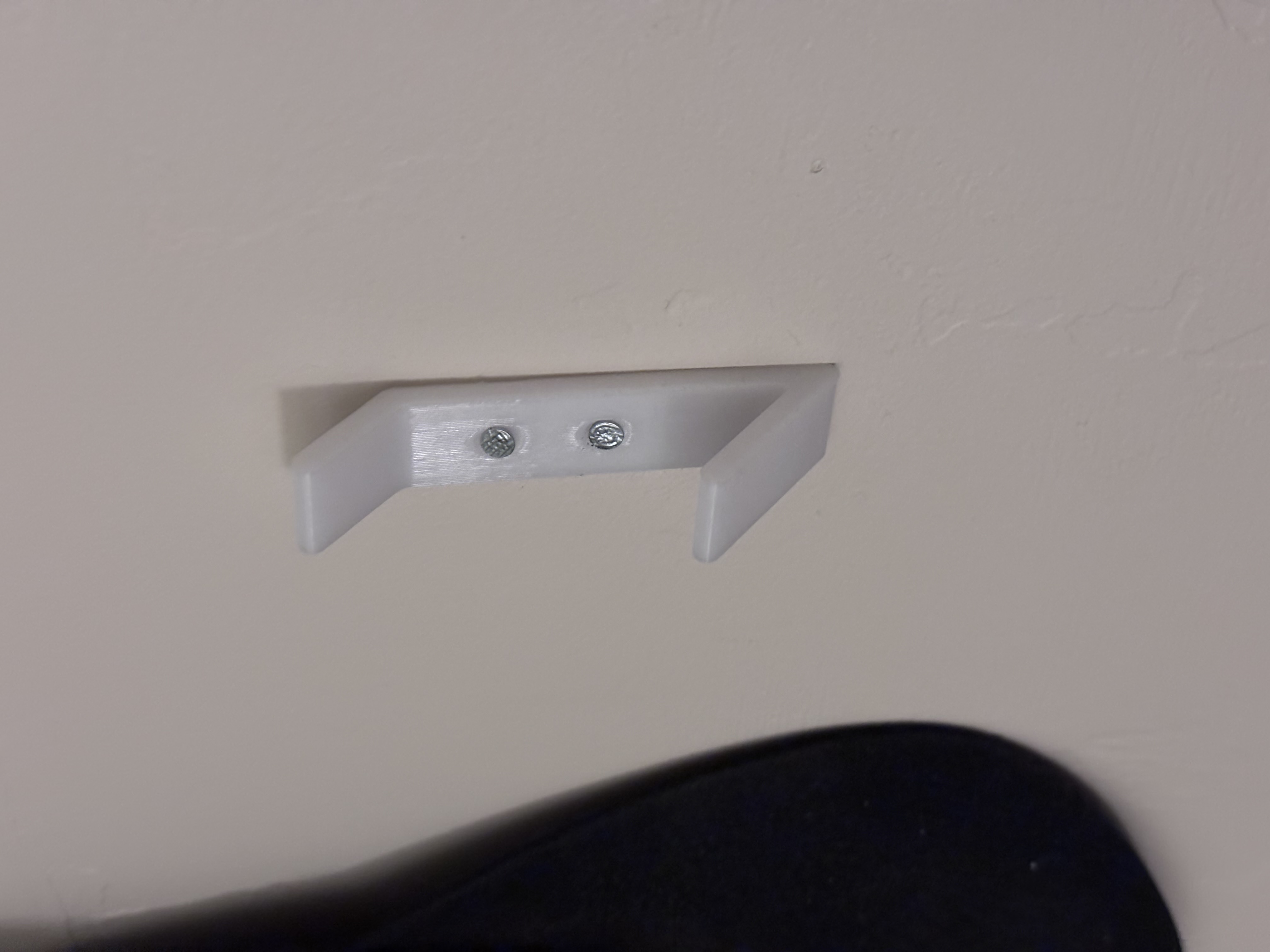Double Hat Hook uses 2 nails