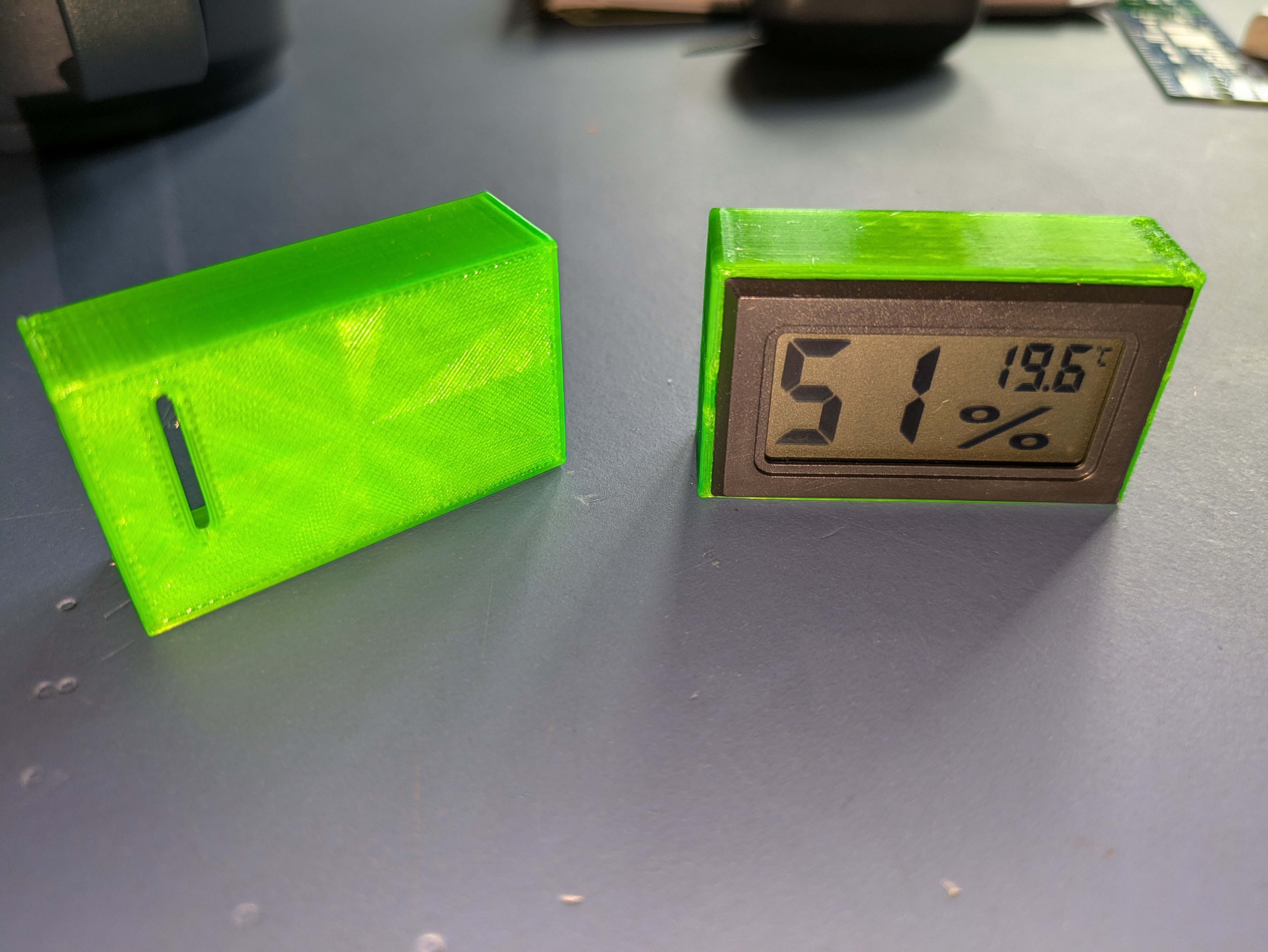 temperature- and humiditysensor enclosure