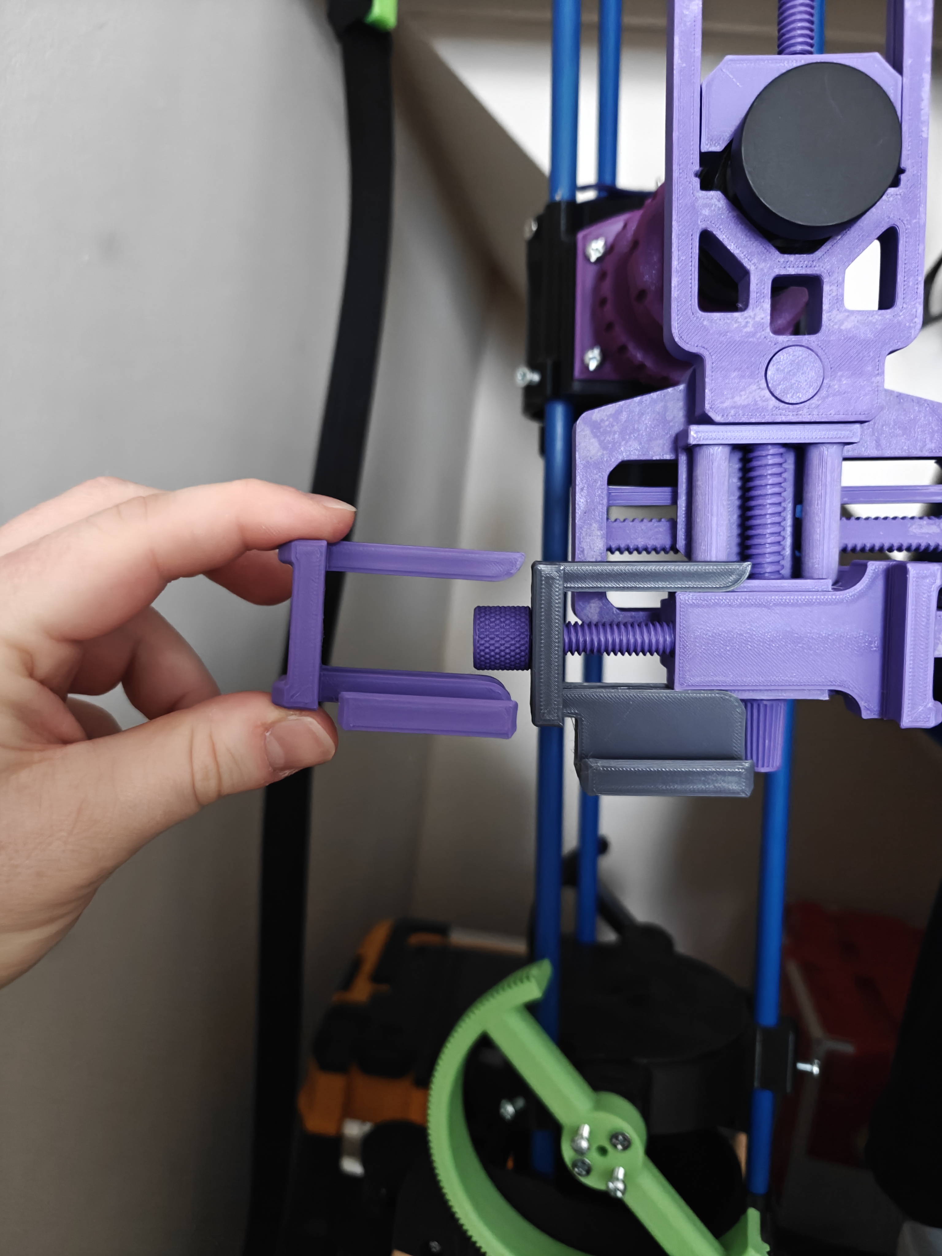 Lower Phone Vice Pusher