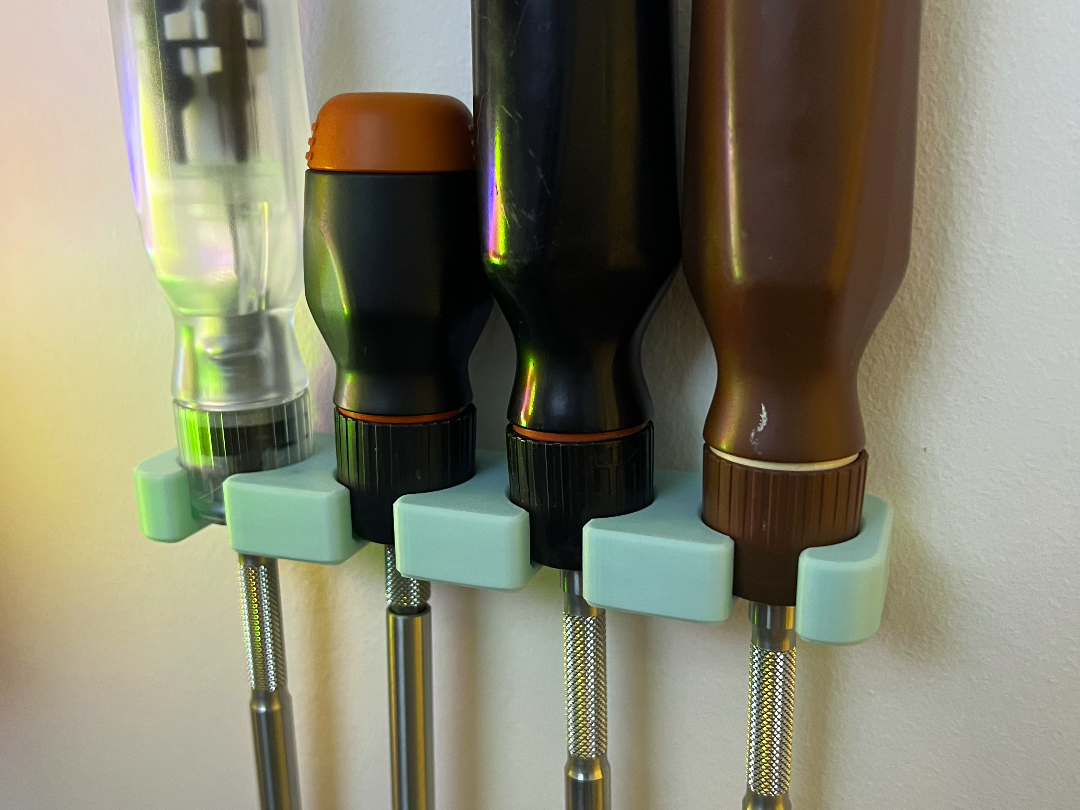 LTT screw driver wall mount - 6