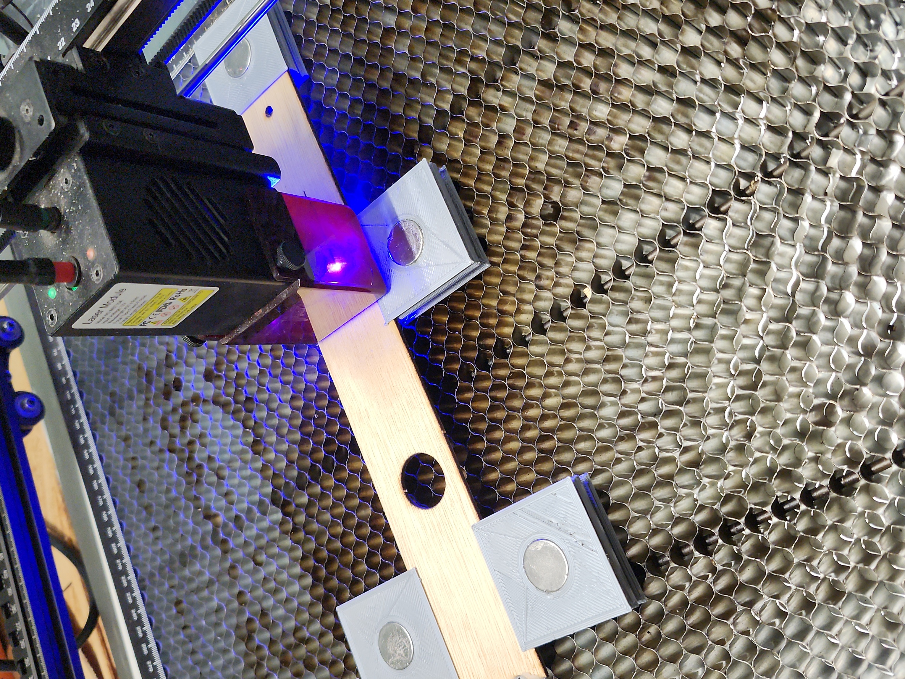 Miniatura 4 do modelo 3D Laser Support