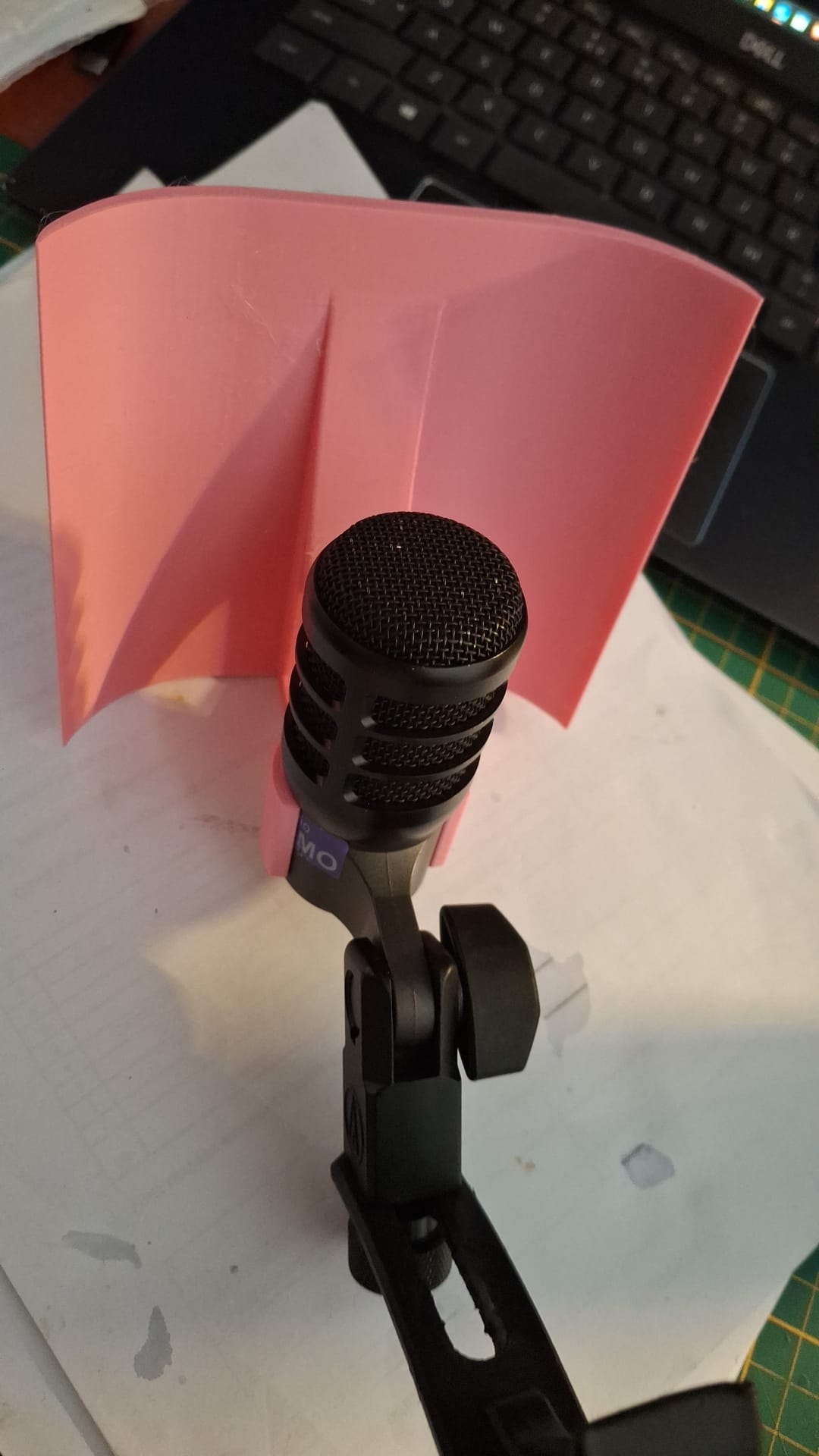 Microphone shield