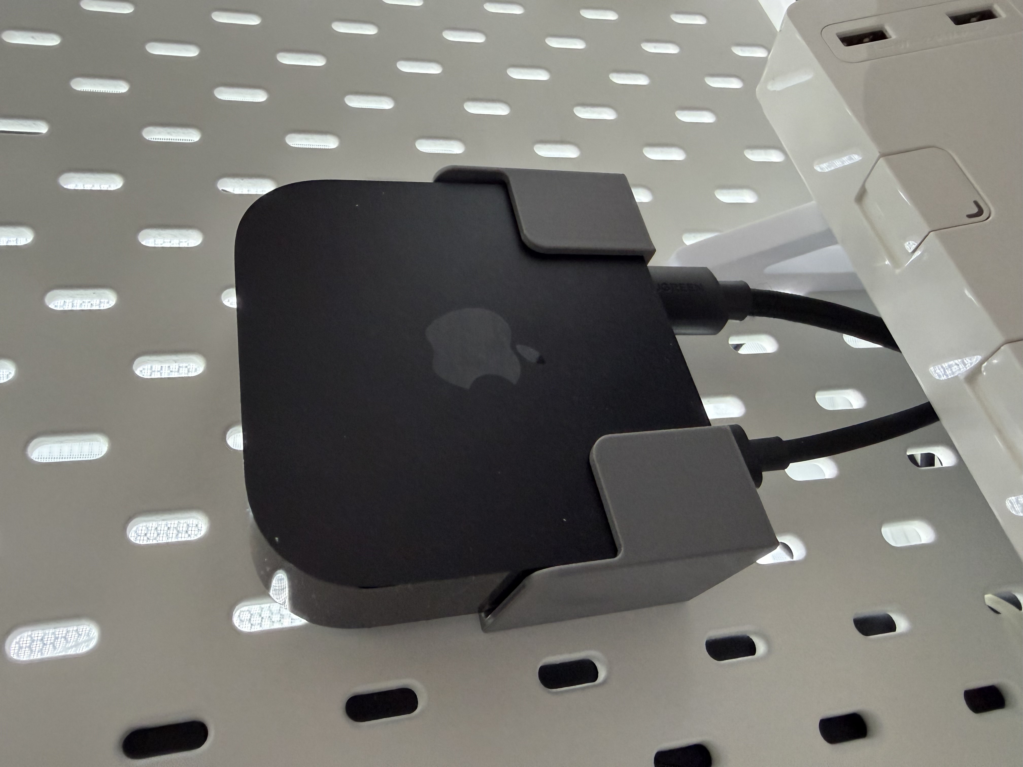 AppleTV 3rd Gen 2022 Skadis holder