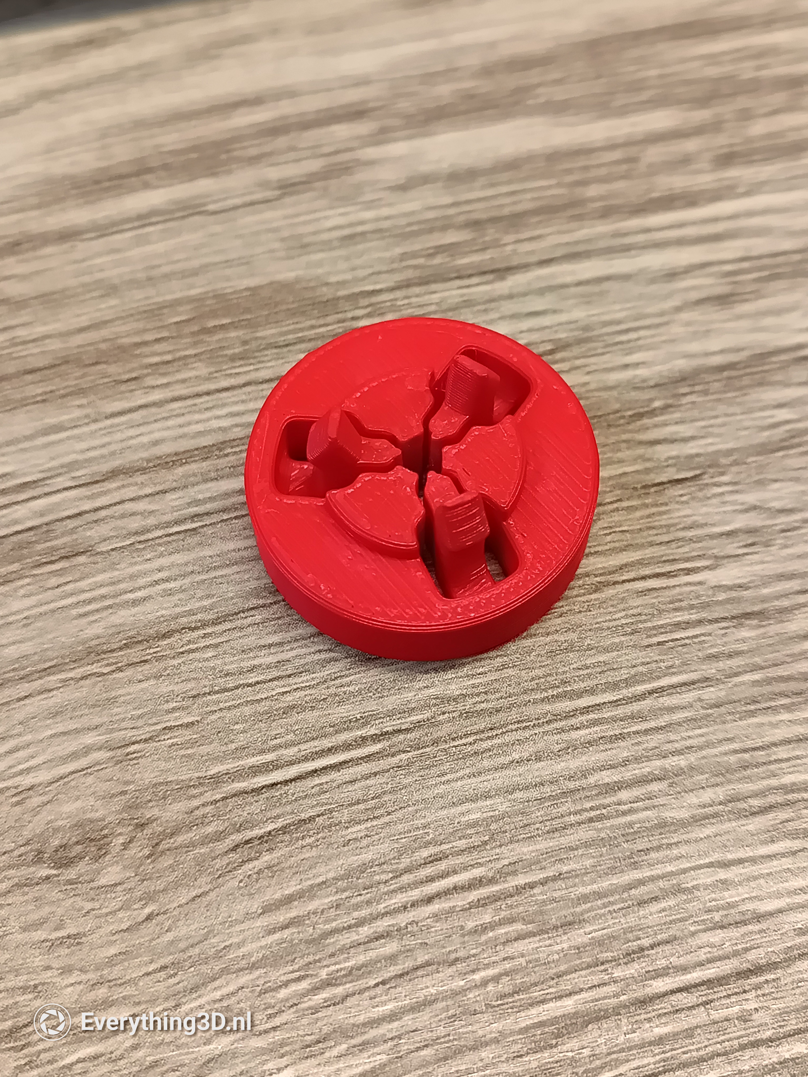 CD/DVD hub wheel