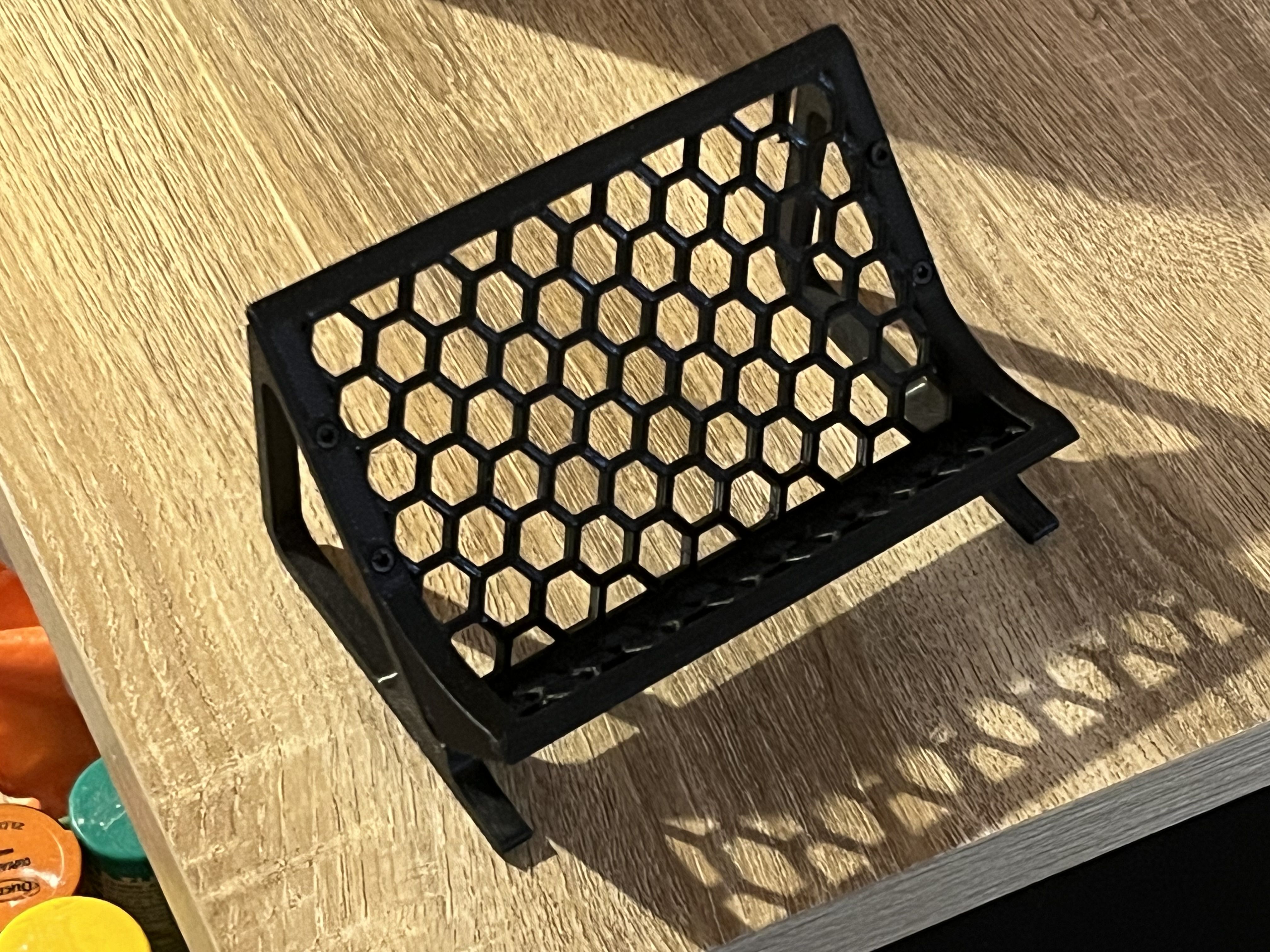 Honeycomb sponge drying rack