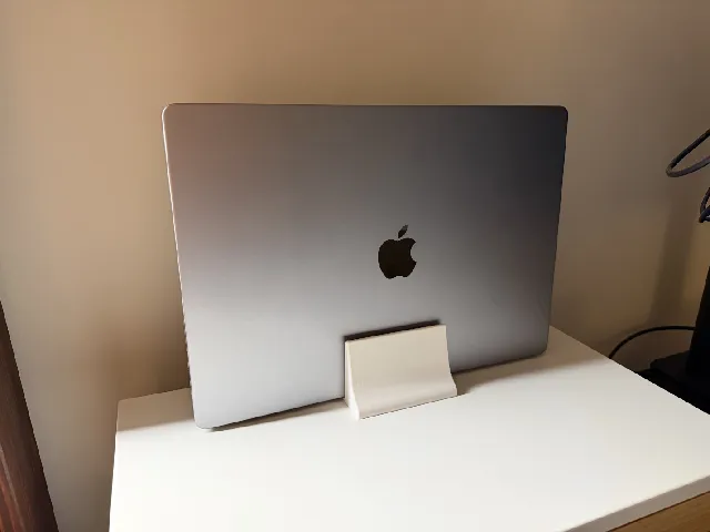 Easy Laptop Stand