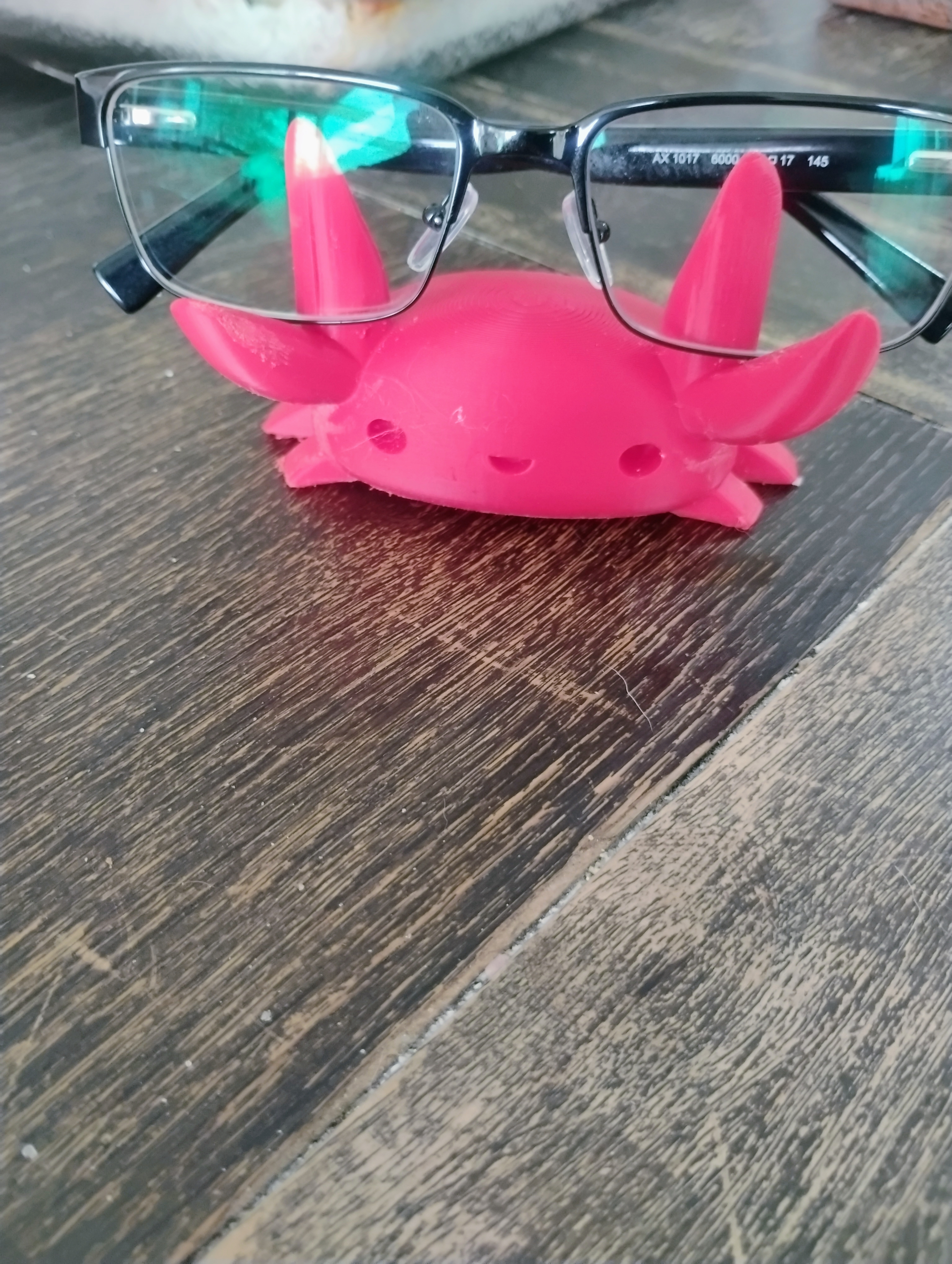 Crab Glasses Holder V1 Remix *I know it says original but it's because it won't let me type on the difference between model and remix text box*