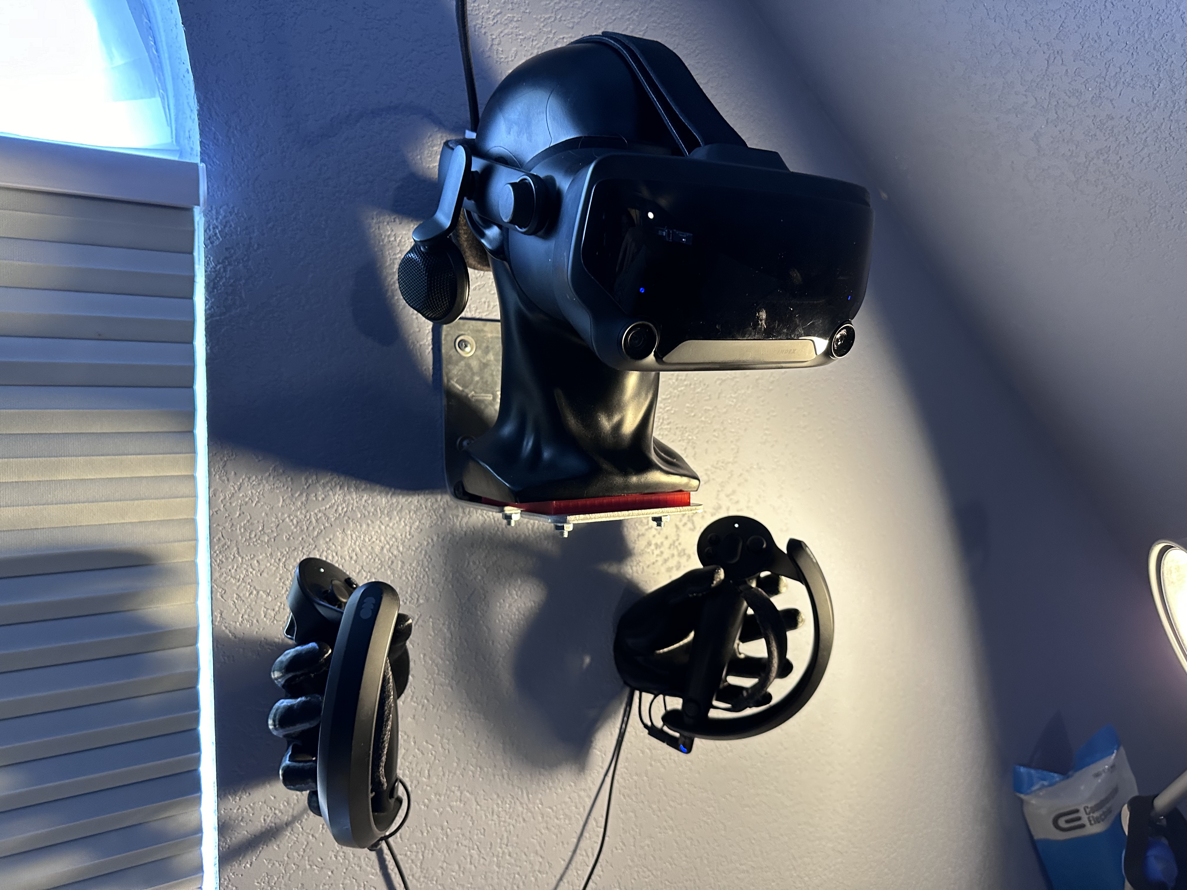 Wall mounted Valve Index controller holder