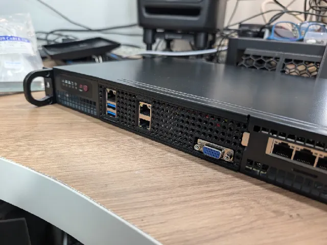 Supermicro 1U backplate with Ventilation Holes
