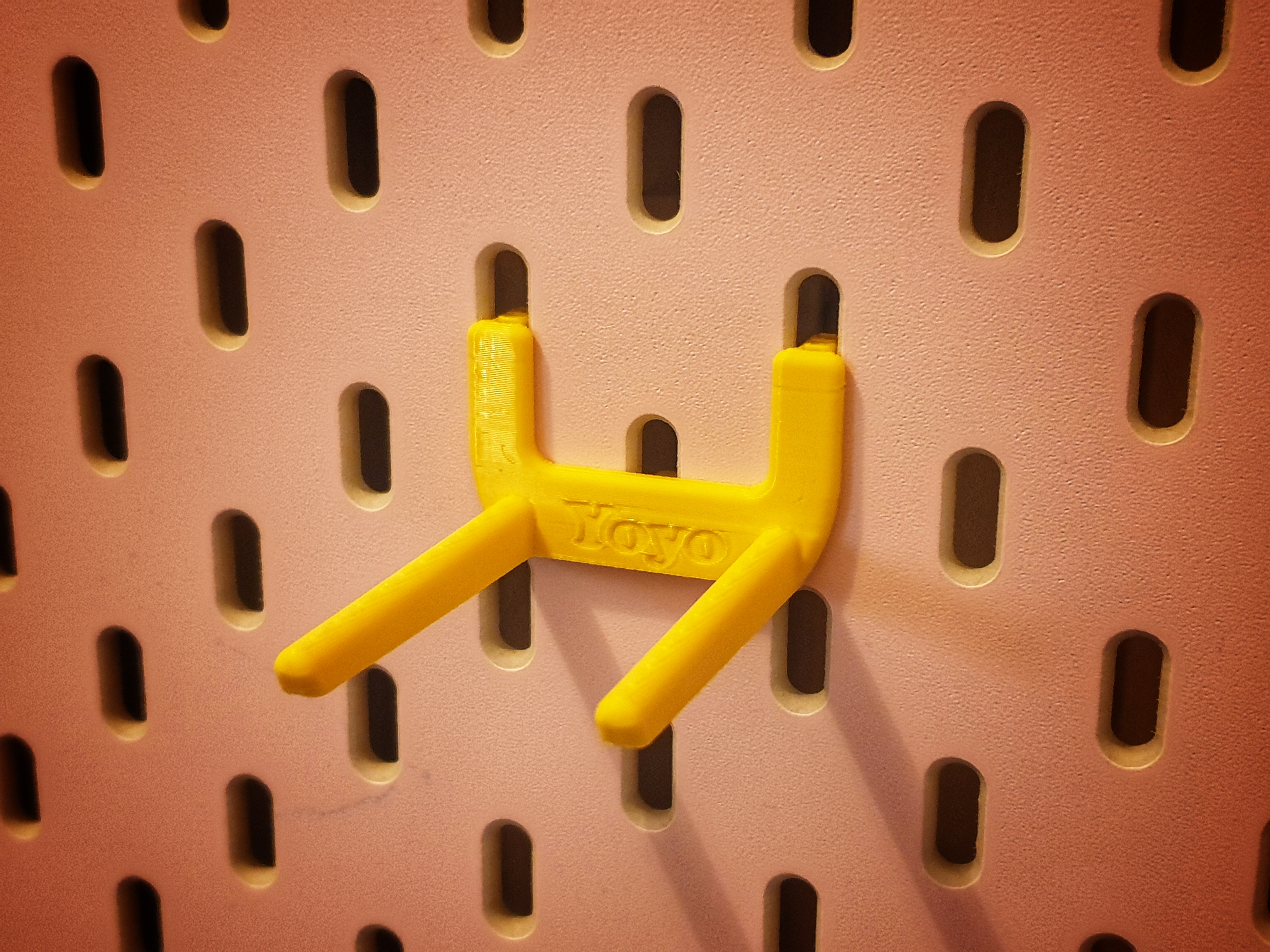 Yoyo holder for Skadis (IKEA) 7g