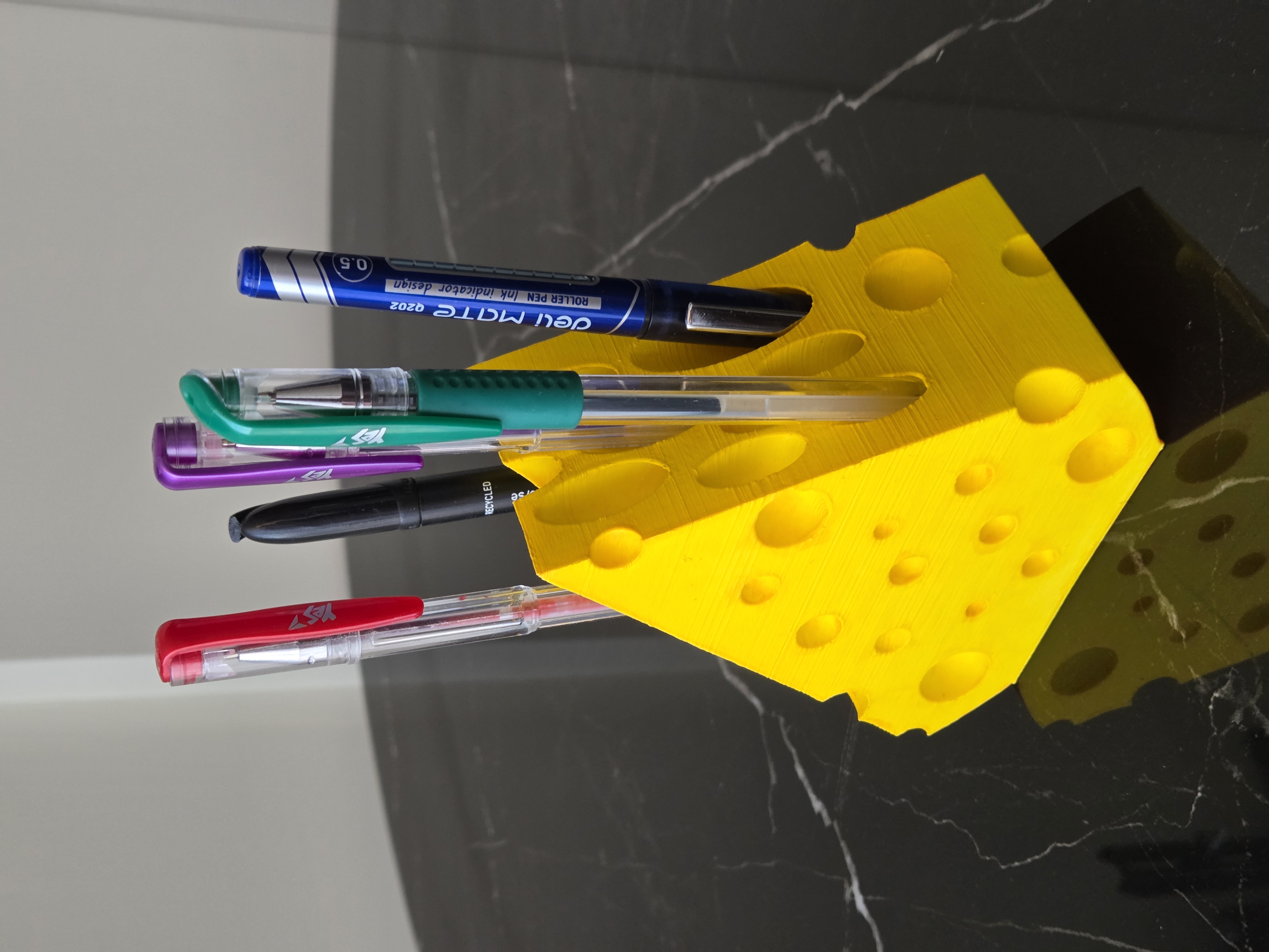 Cheezy Curvy Pen Holder