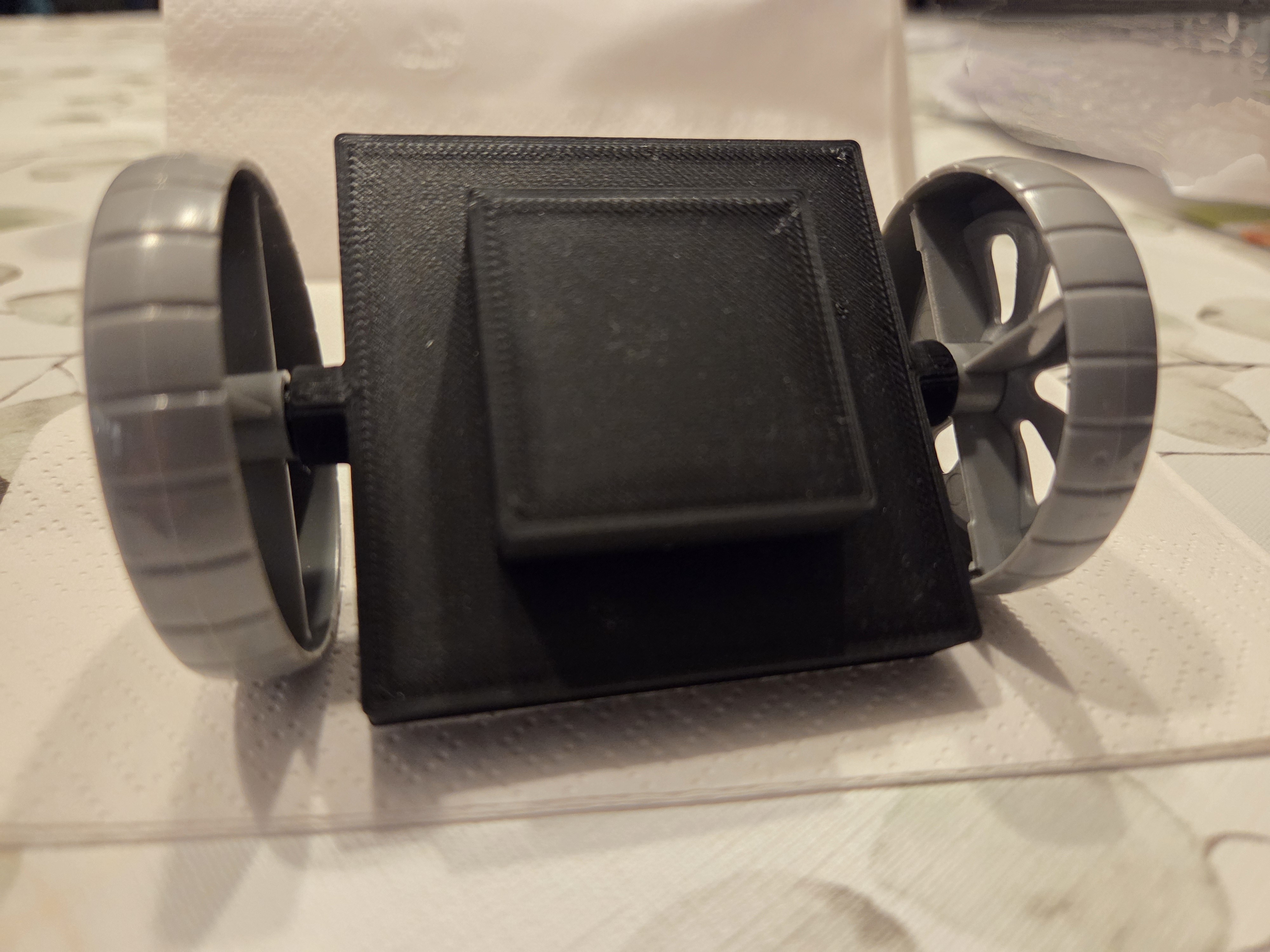 Magical Magnet Wheel Axel