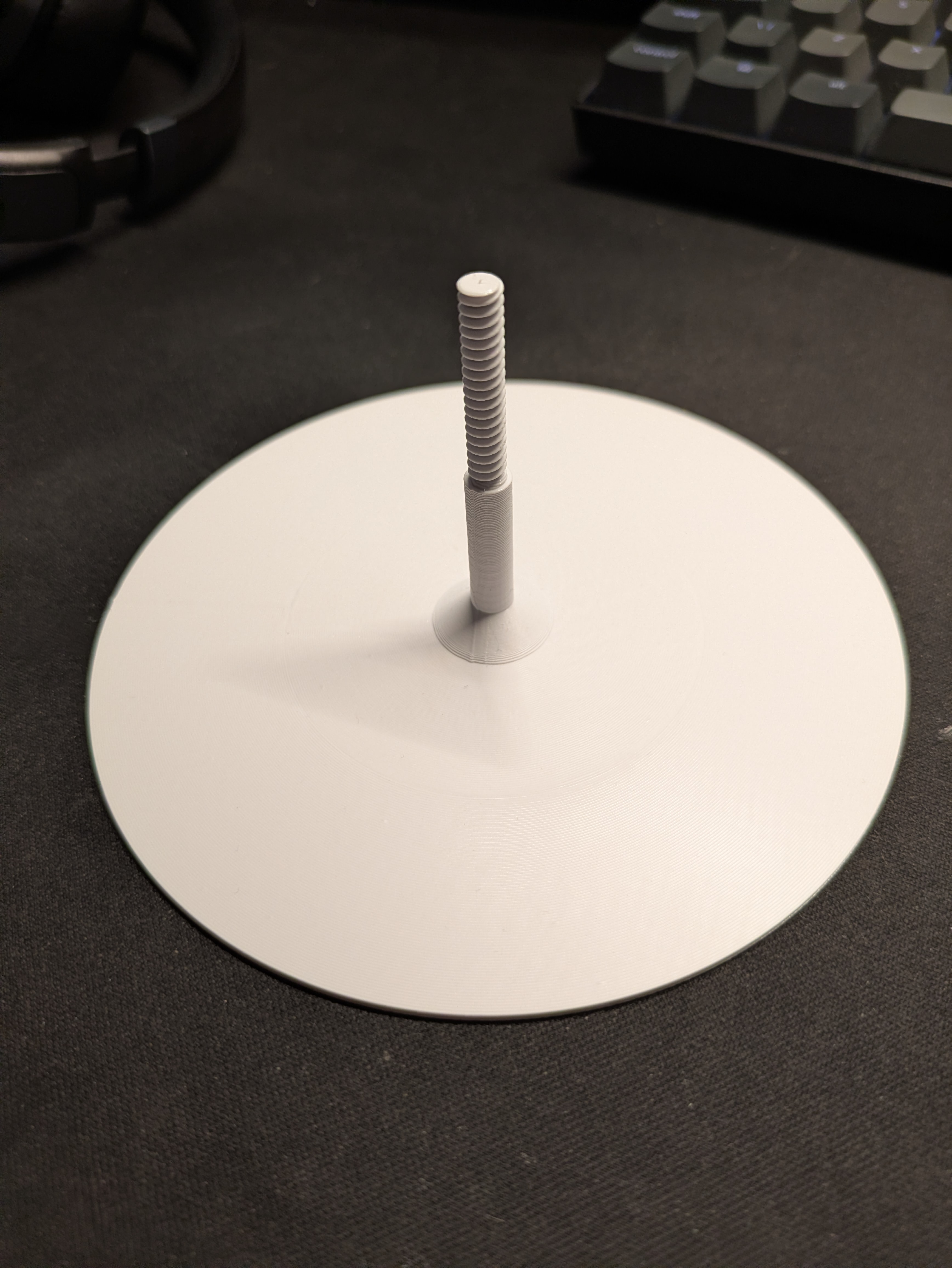Screw-on Junction Box Cover 130 mm with Center Pin