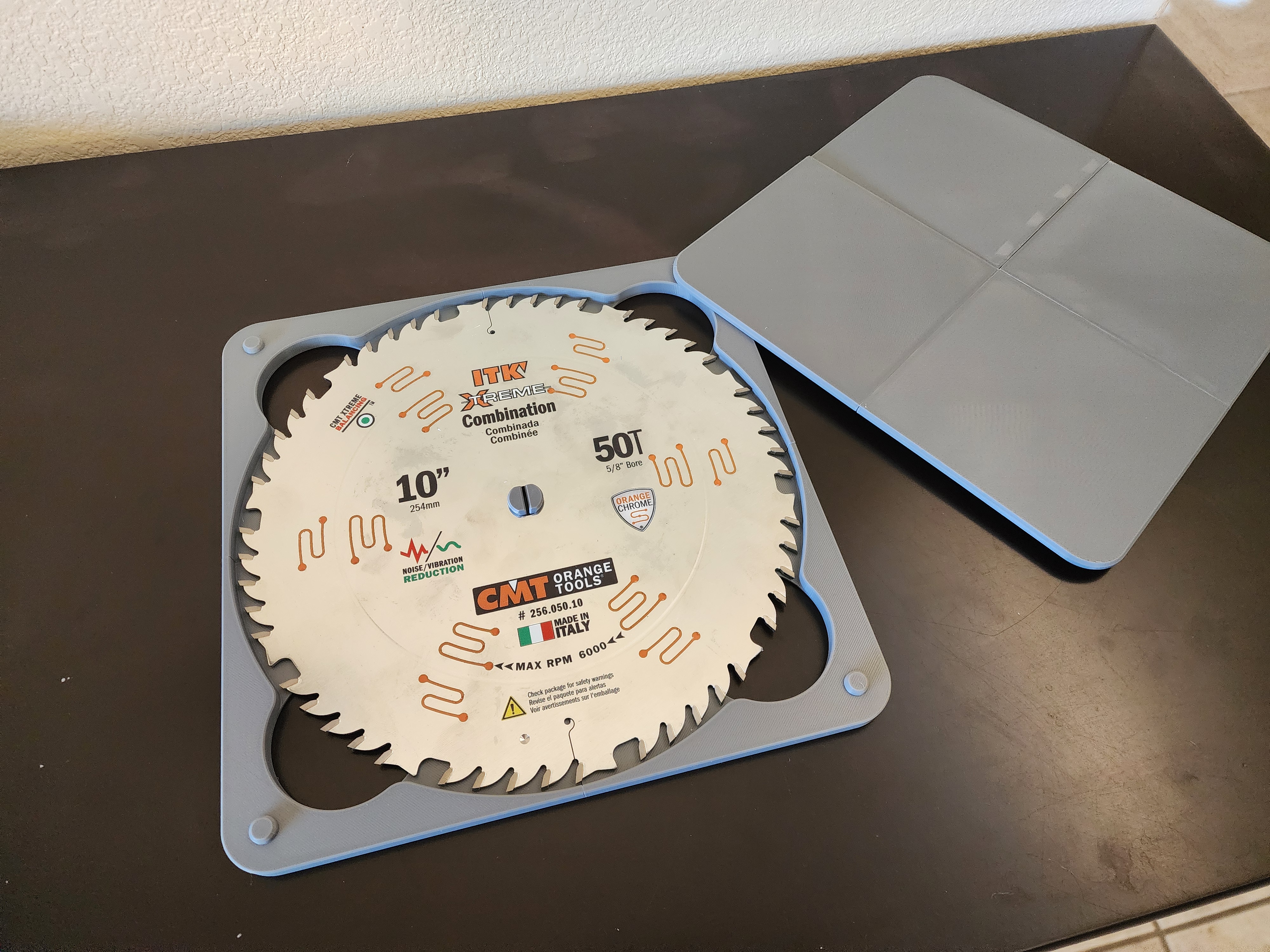 Modular Stackable Table Saw Blade Storage Case, Small Build Plate Version) (10 inch blade, 5/8" Arbor)