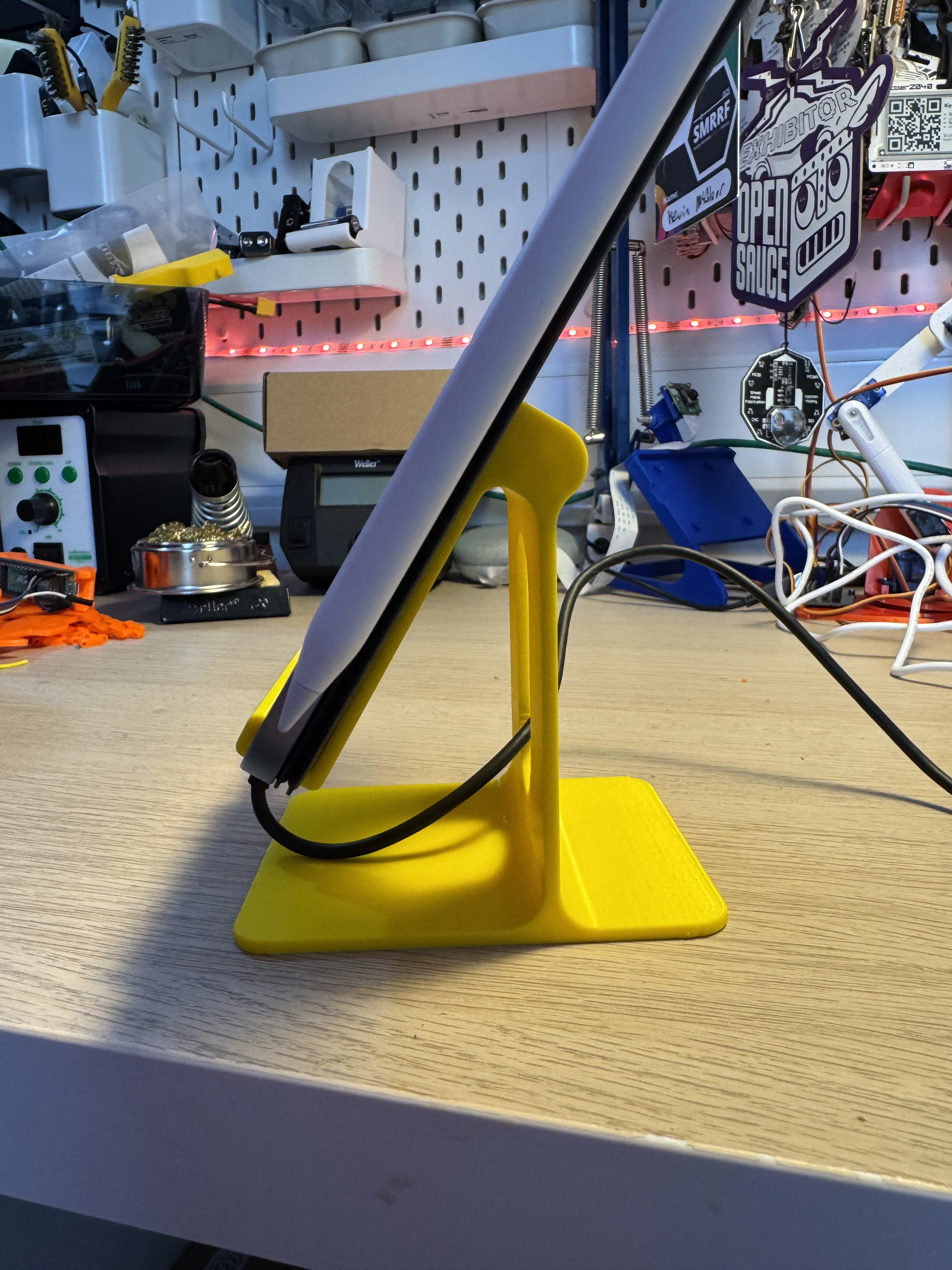 Miniatura 2 do modelo 3D iPad Mini Stand