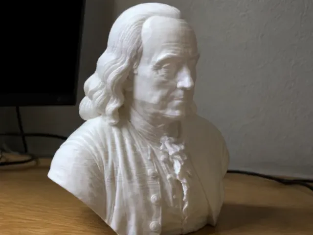 Bennjamin Franklin Statue