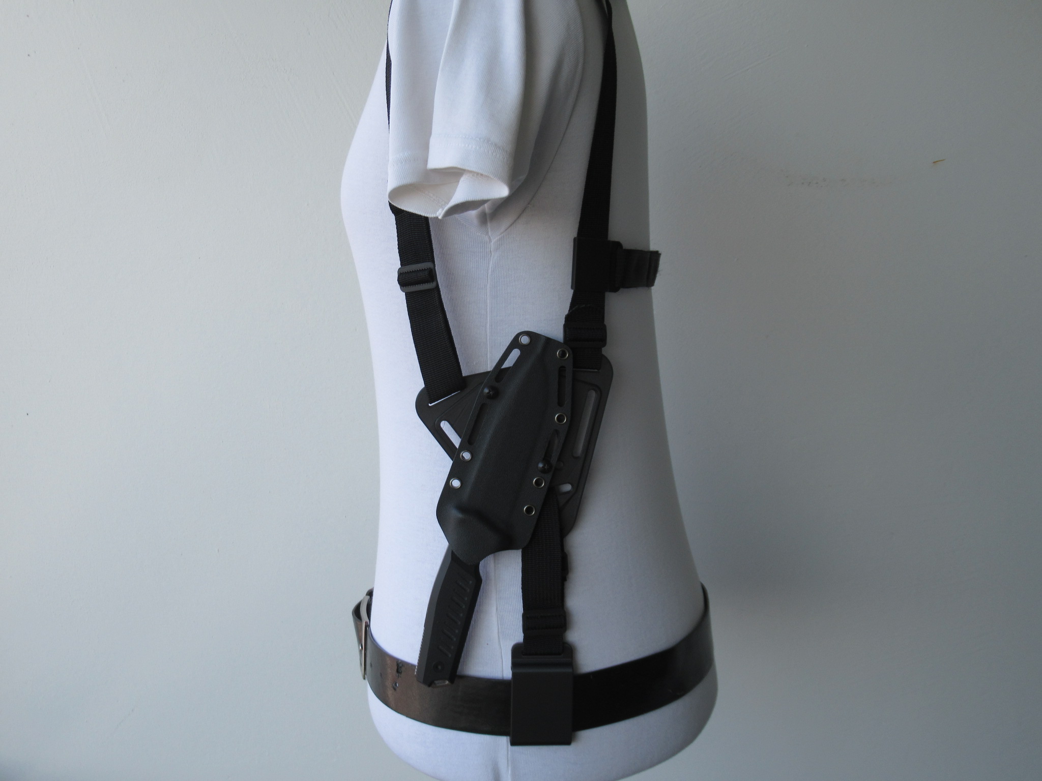 Schulter-Holster Gurtsystem und Aufnahmeplatte / shoulder holster belt system and mounting plate