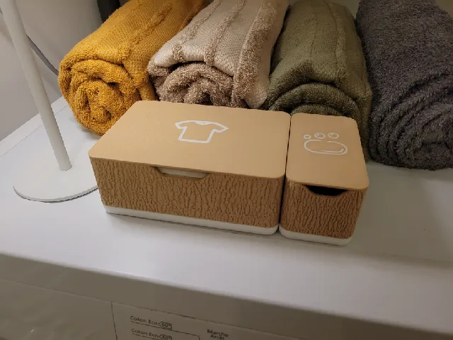 Box for laundromat