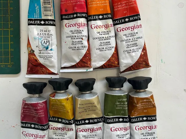 Ergonomic Oil Paint Cap