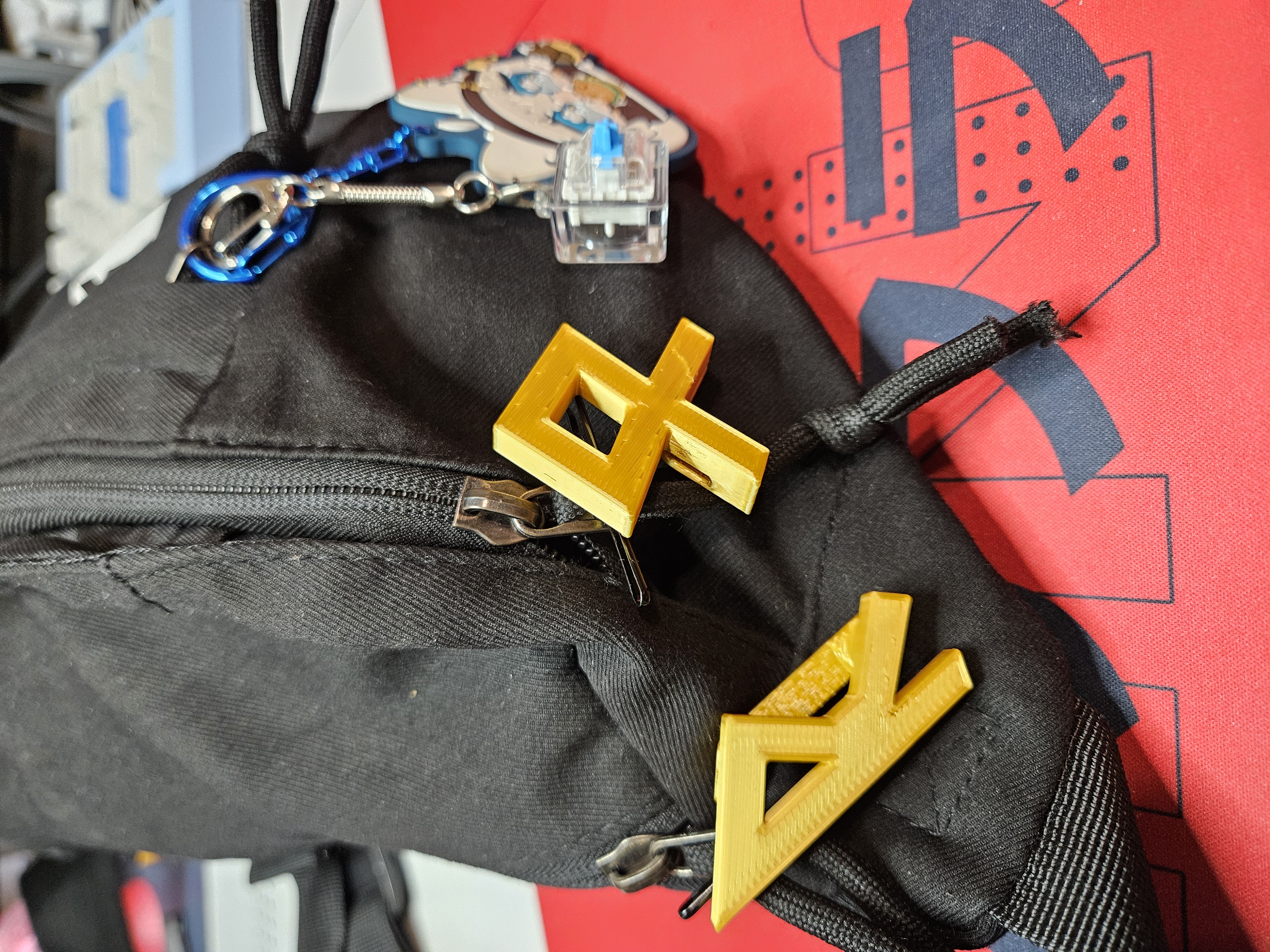 Nanashi Mumei's Rune Hairpin and Broach