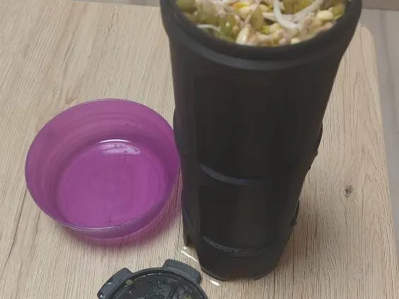 A container for germination / Nádoba na klíčenie v tme a pod tlakom