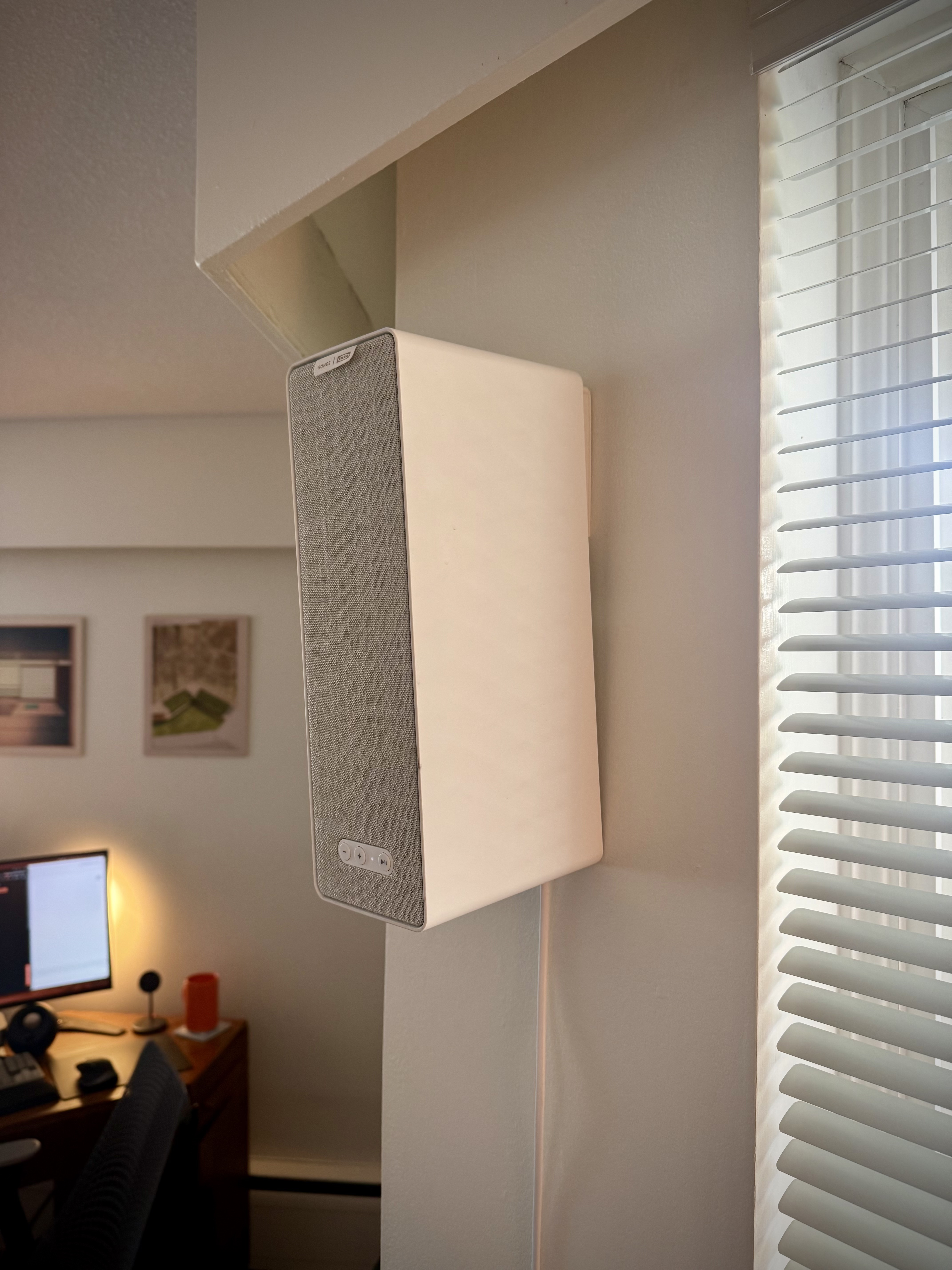 Ikea Symfonisk Bookshelf Speaker Wall mount - Picture Hook Edition