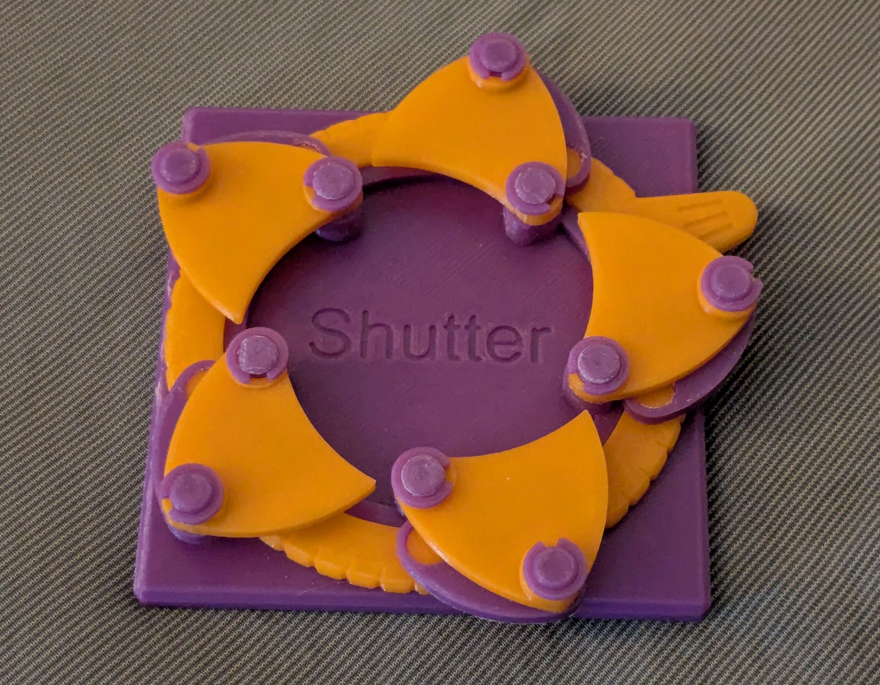 Educational model of Leaf Shutter