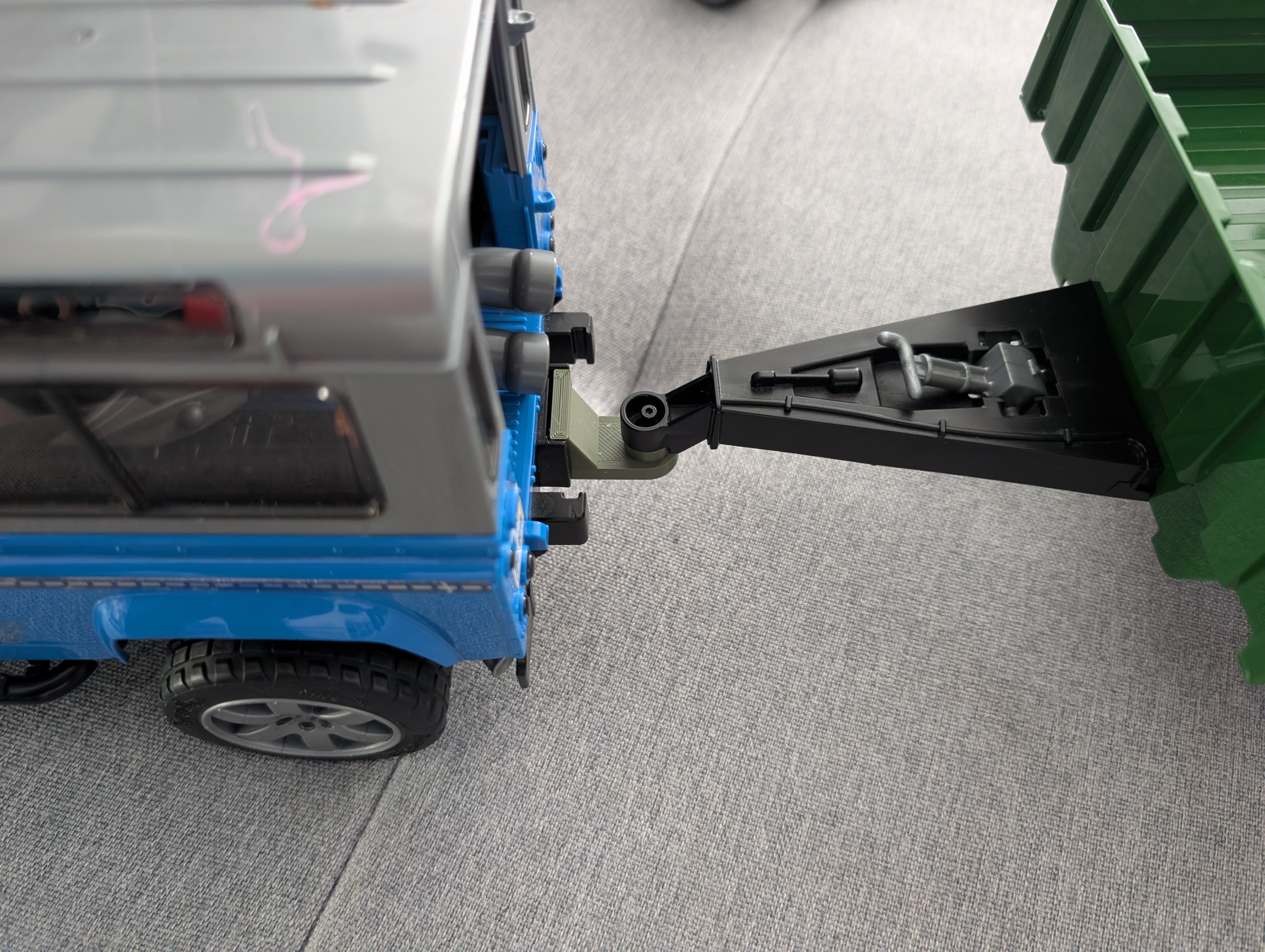 Bruder trailer hitch