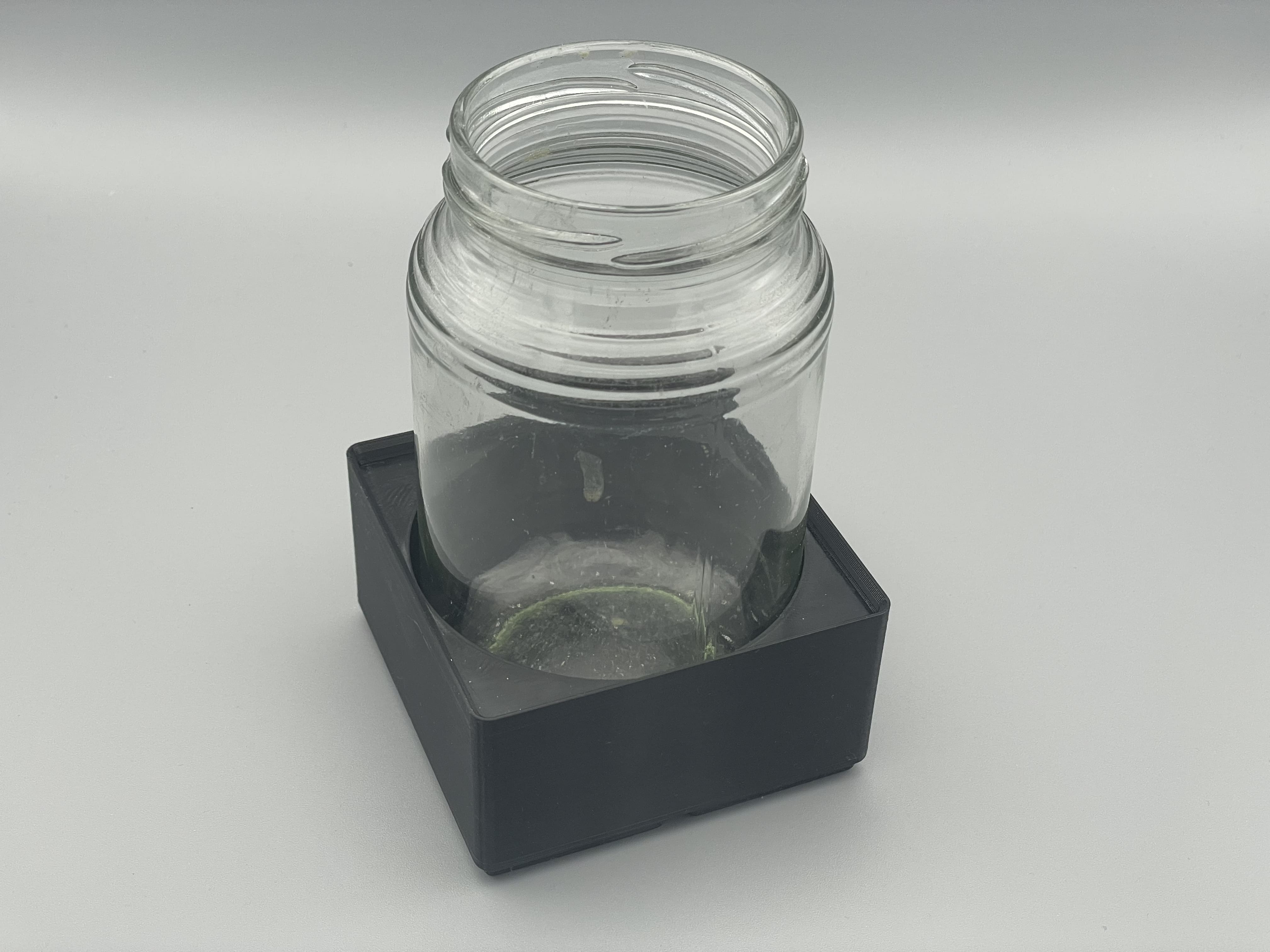 Gridfinity 2x2 bin for Barilla Sugo glass jar (Workbench/Desk trashcan) (v1.1) — thumbnail 4