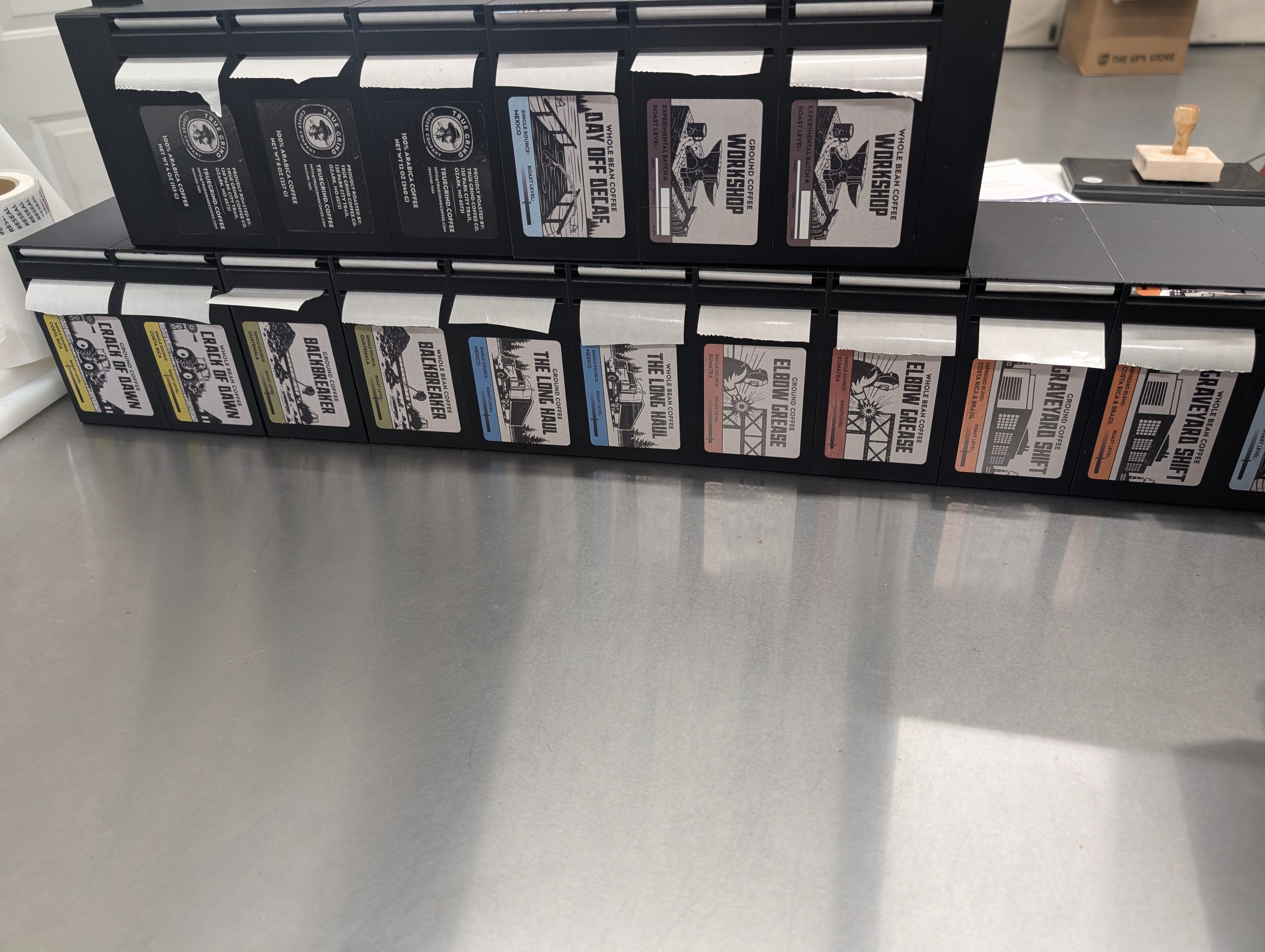Parametric Interlocking Label Dispenser w/ Tear-Off Edge