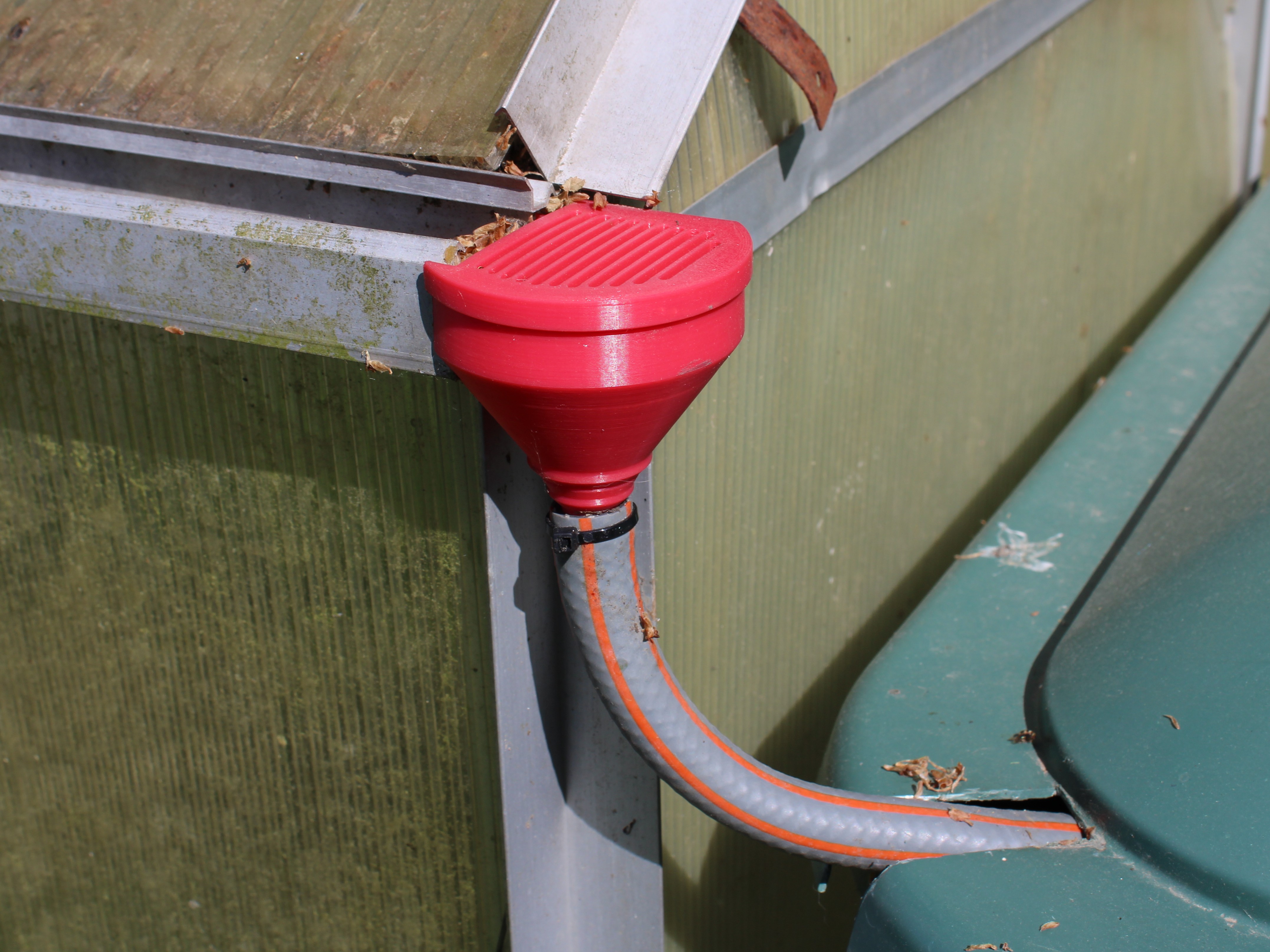 Water Collector for 38mm Greenhouse Gutter with Hose Connector