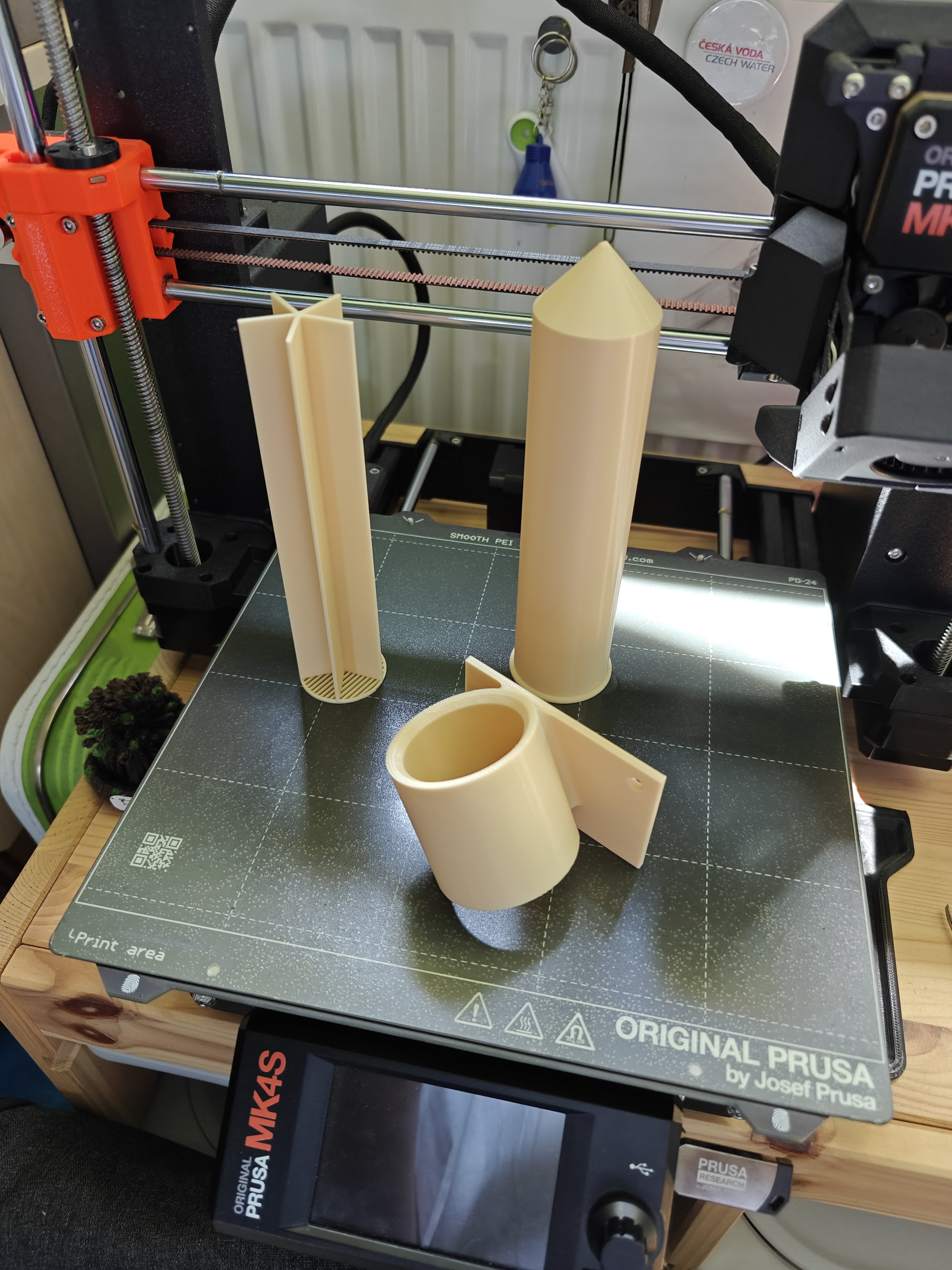 Miniatura 4 do modelo 3D Straw holder & dripper