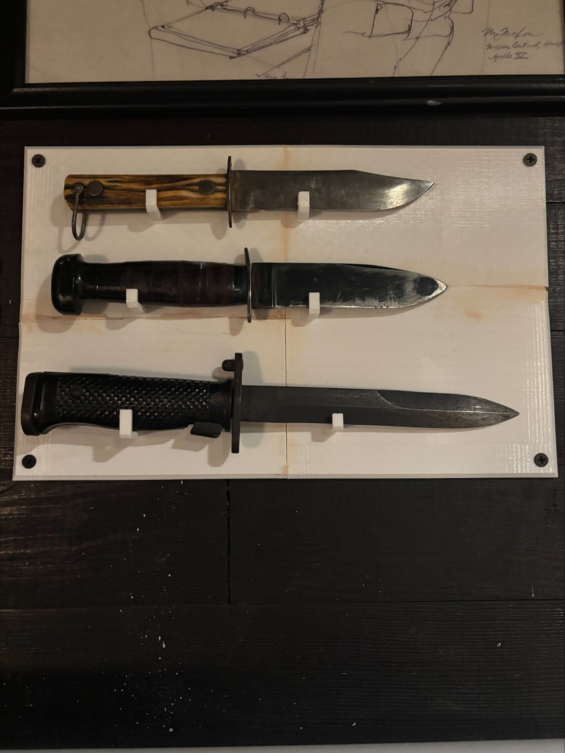 Fixed Blade Knife Wall Mount