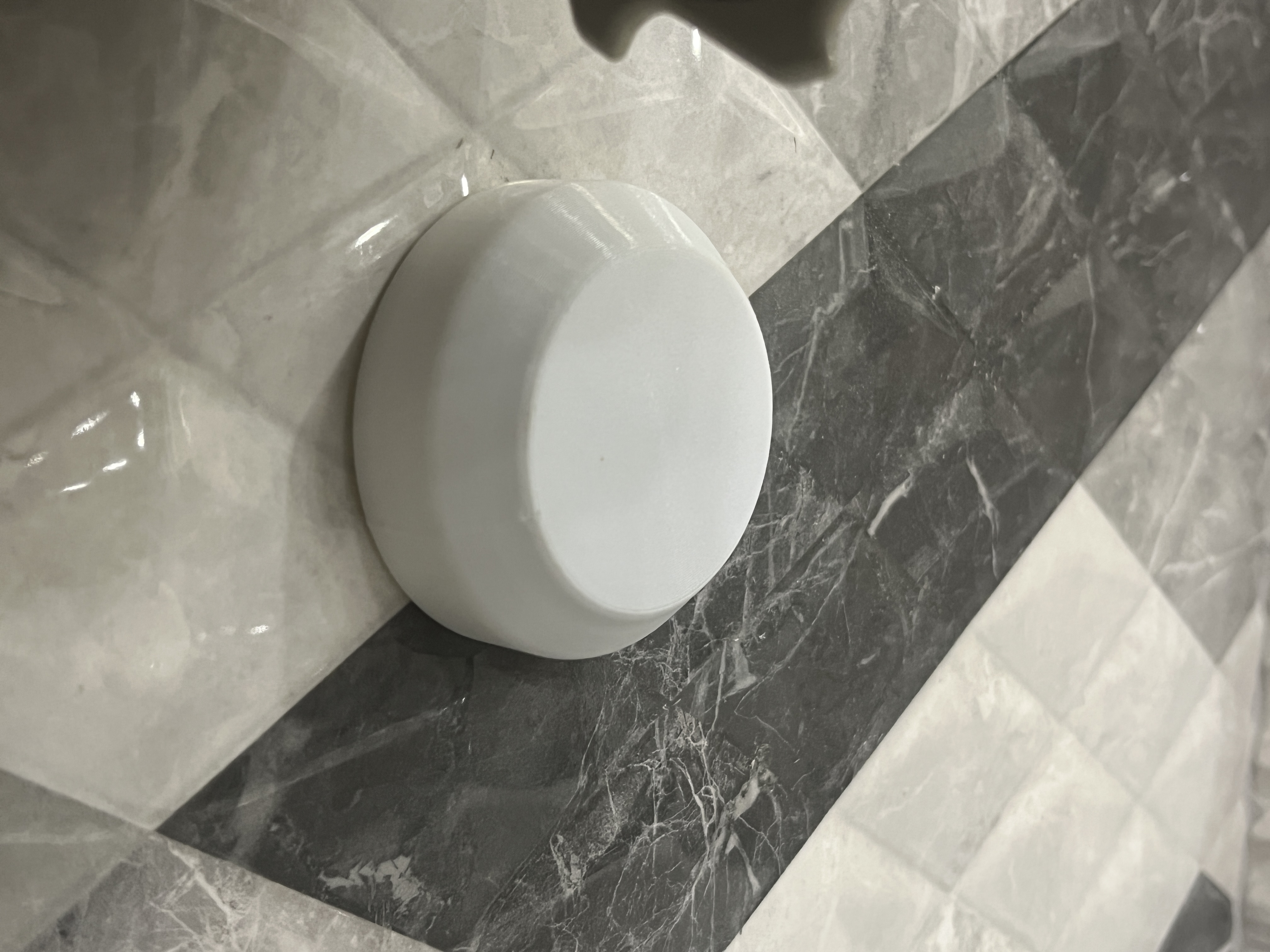Simple wiring cover - Wall mounted