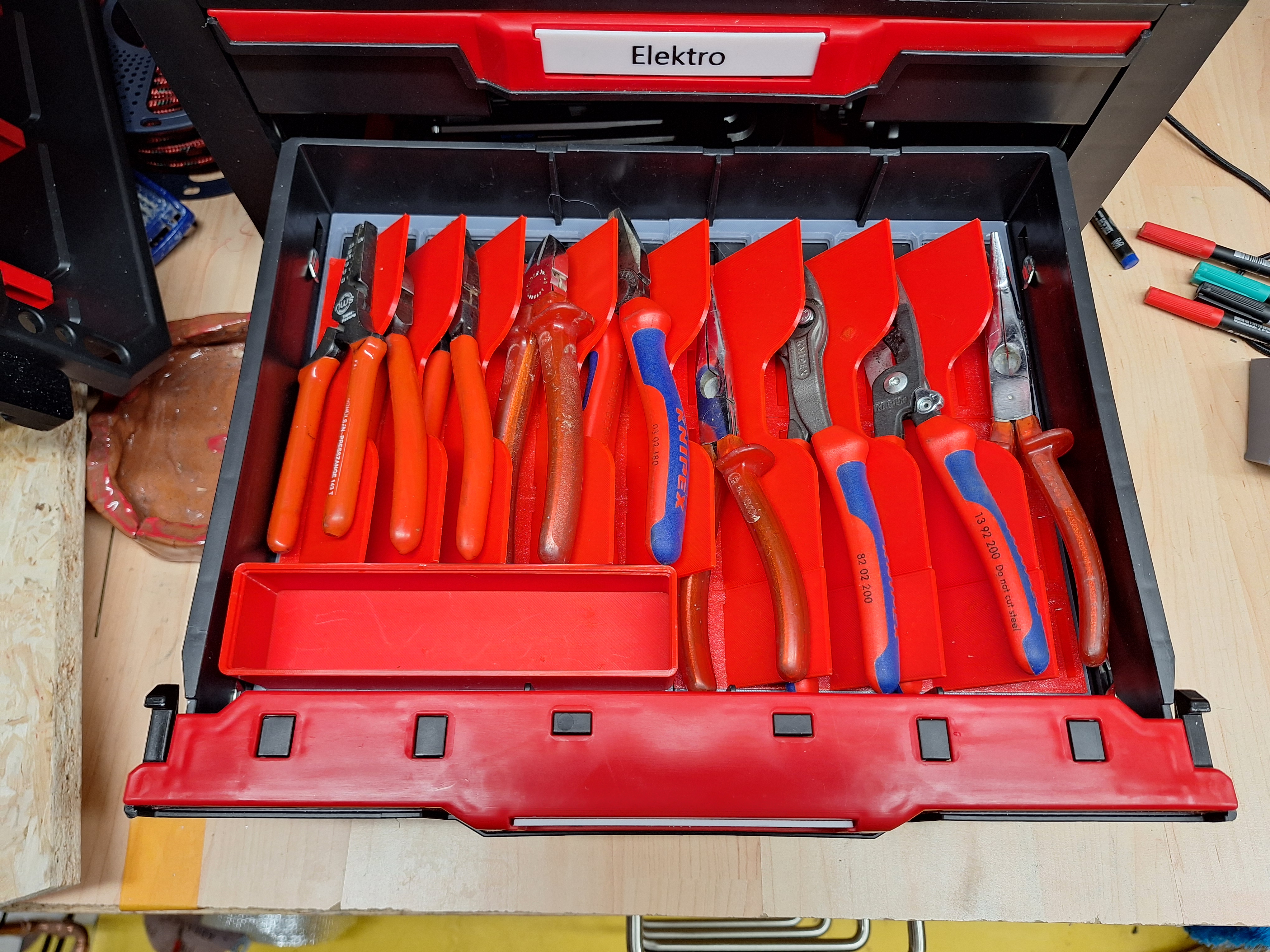 Space-saving modular gridfinity plier holder/organizer for shallow drawers