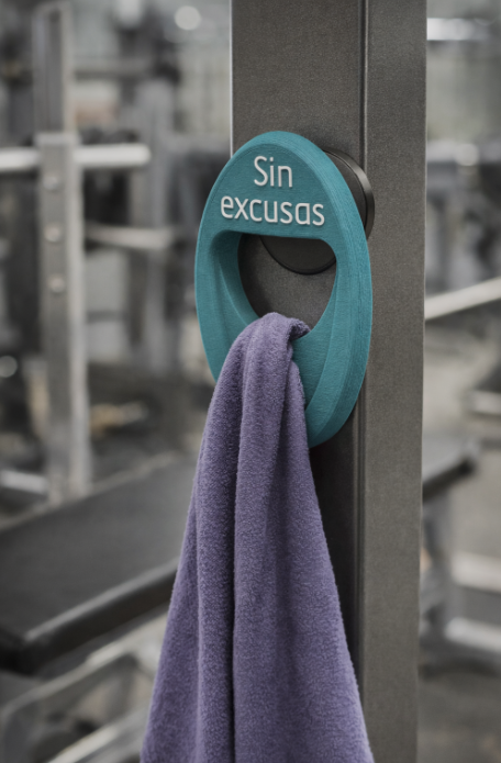 Sin Excusas – Soporte magnético para toalla de gimnasio