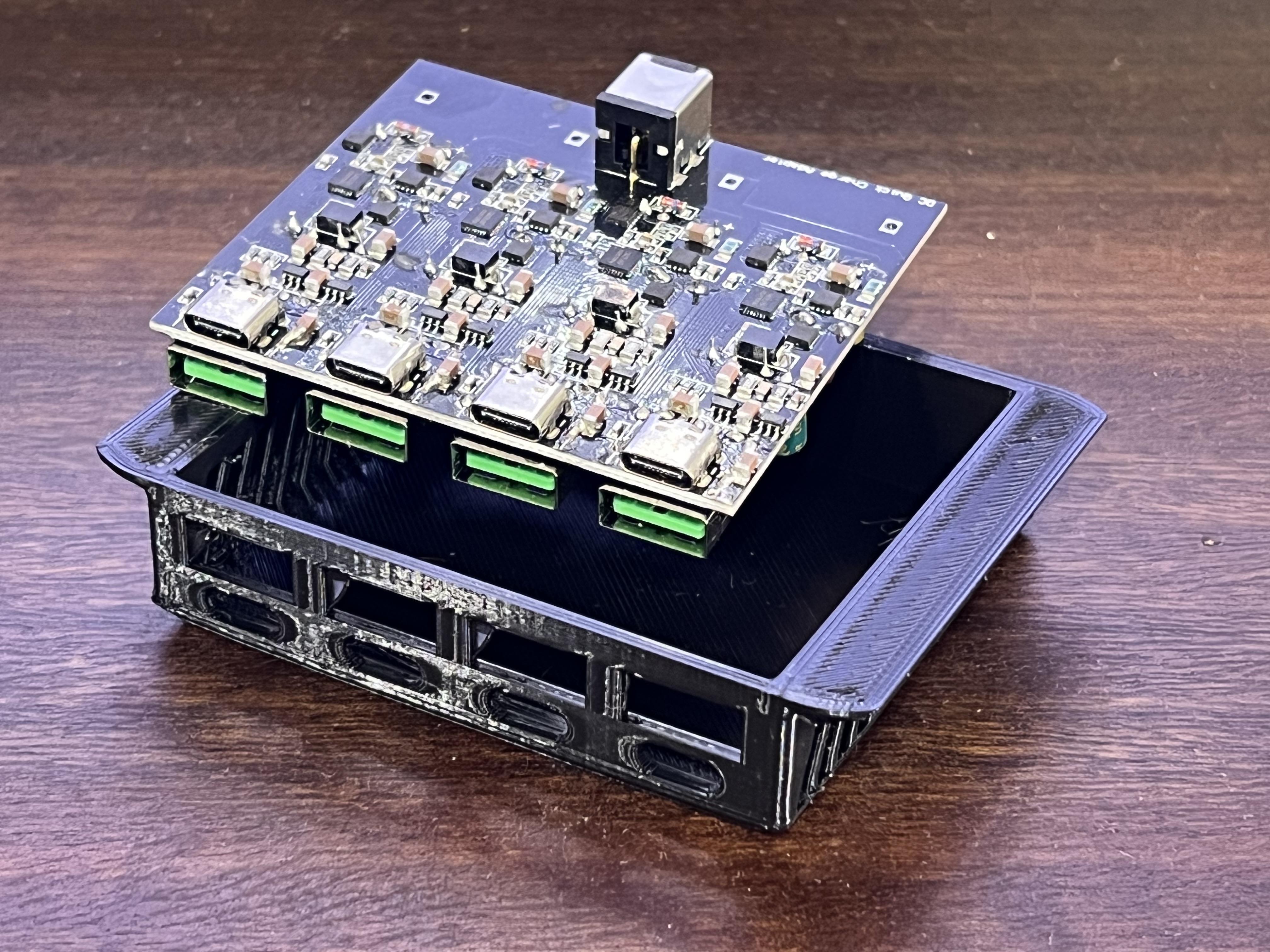 4 way USB PD desk mount case sw3518 3D model