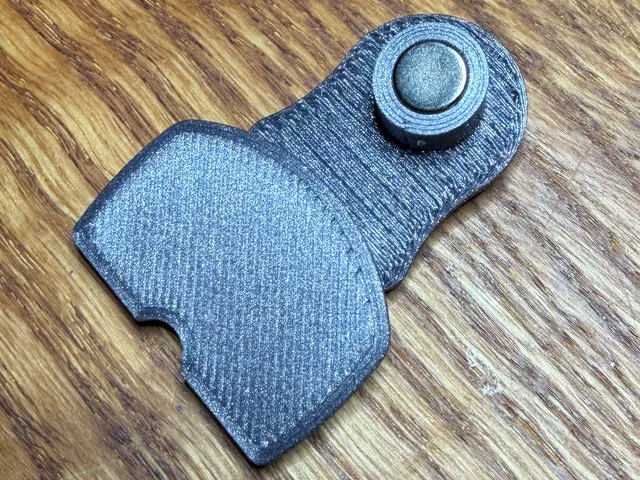 Pop Or Beer Can opener with magnet