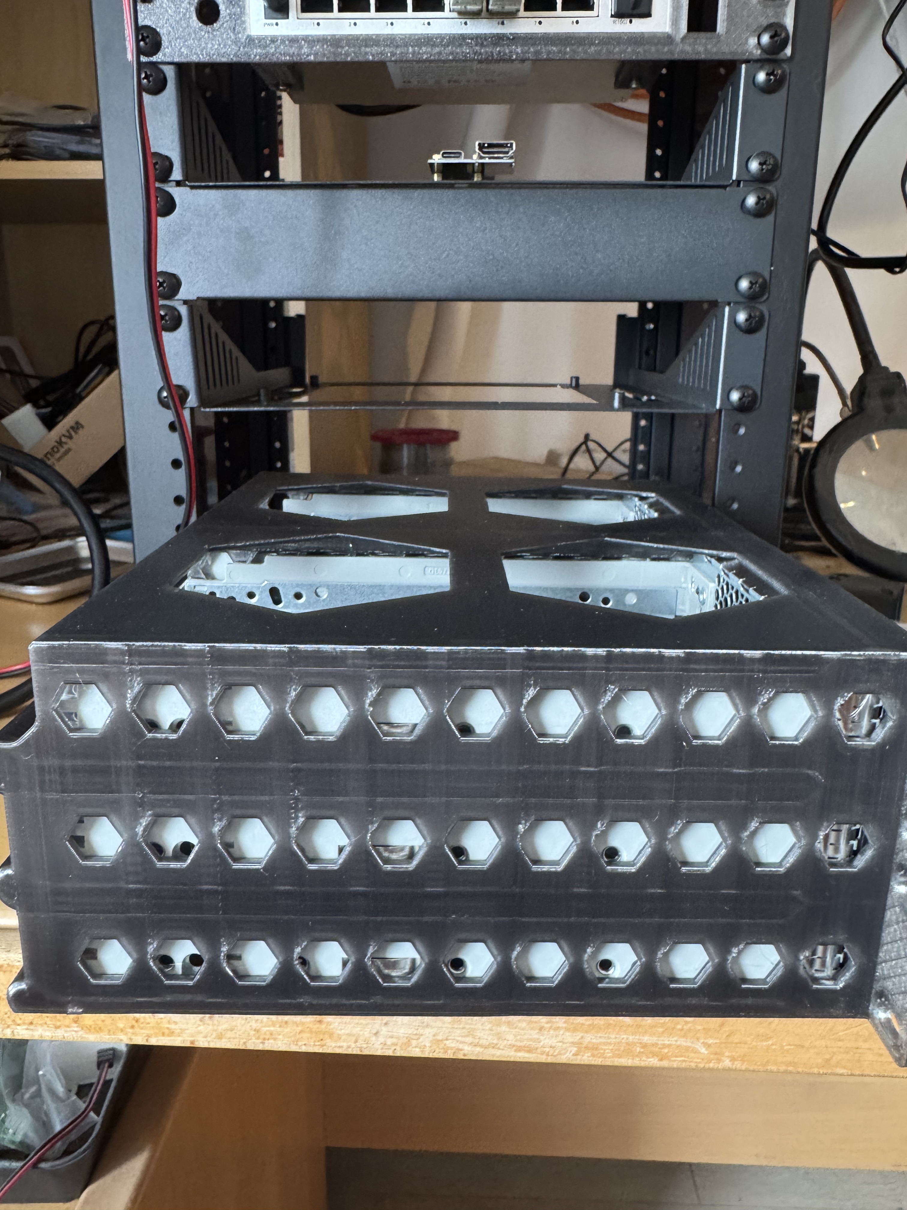 10 inch Rack 2U : 6 x 3.5 inch HDD - HOT SWAP !